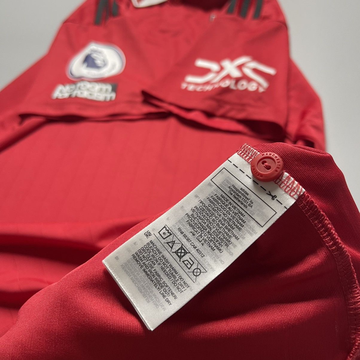 Vintage MAN UNITED ADIDAS 2022/2023 SOCCER HOME JERSEY #14 ERIKSEN Size US L / EU 52-54 / 3 - 11 Thumbnail