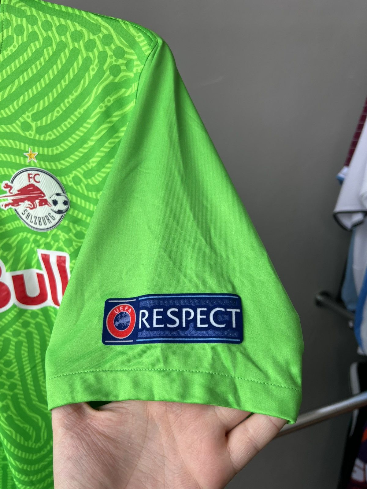 Nike 2021/22 SALZBURG #33 WALKE PLAYER ISSUED MATCH WORN JERSEY Size US XL / EU 56 / 4 - 9 Thumbnail
