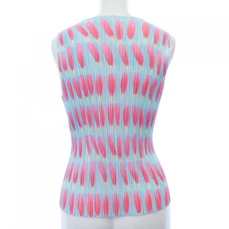 Issey Miyake Issey Miyake size:3 Pink feather pleated vest Size XS / US 0-2 / IT 36-38 - 2 Thumbnail