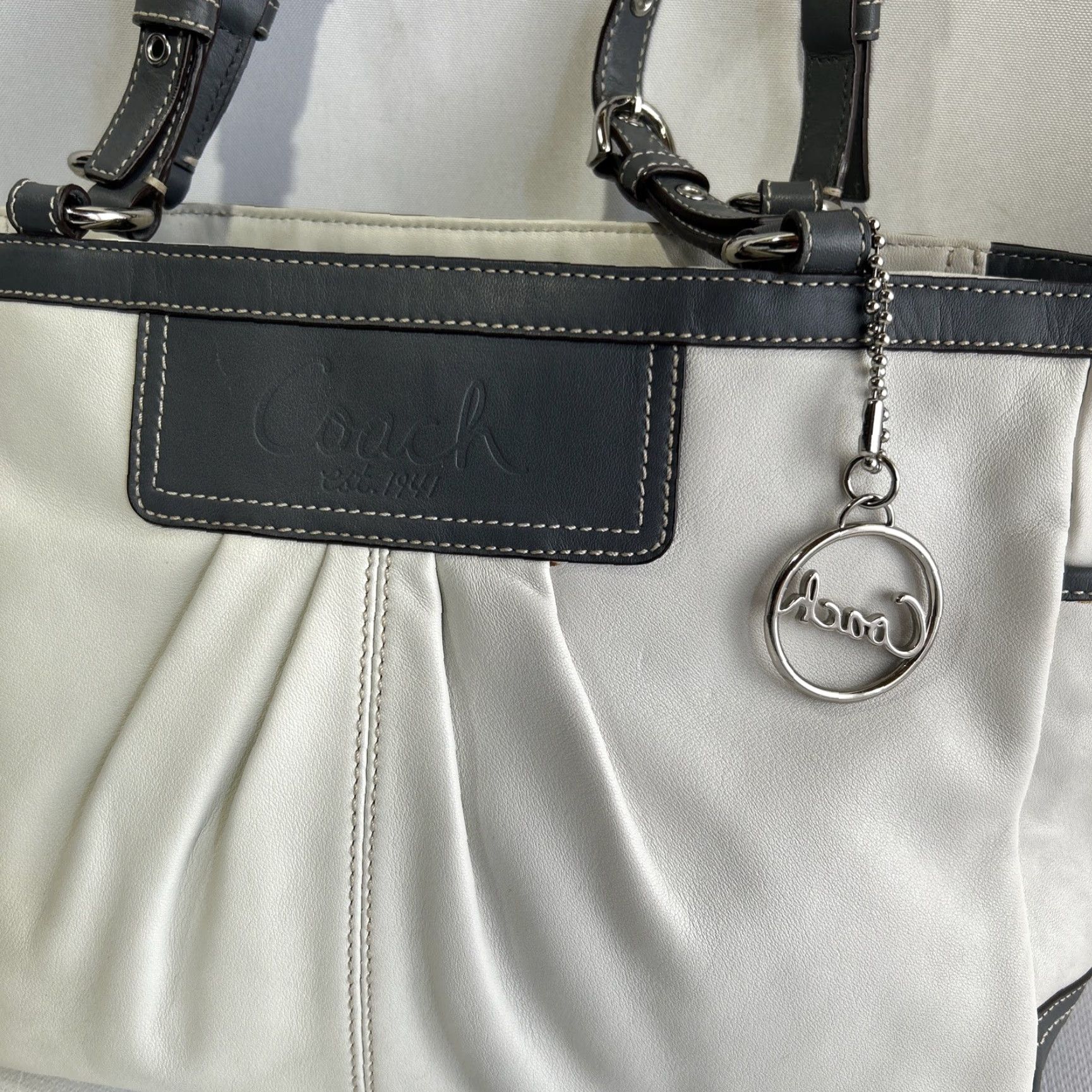 Coach Coach East West Gallery Tote Bag Leather Pleated Purse Gray White Two Tone Handbag Women Medium Size ONE SIZE - 2 Thumbnail