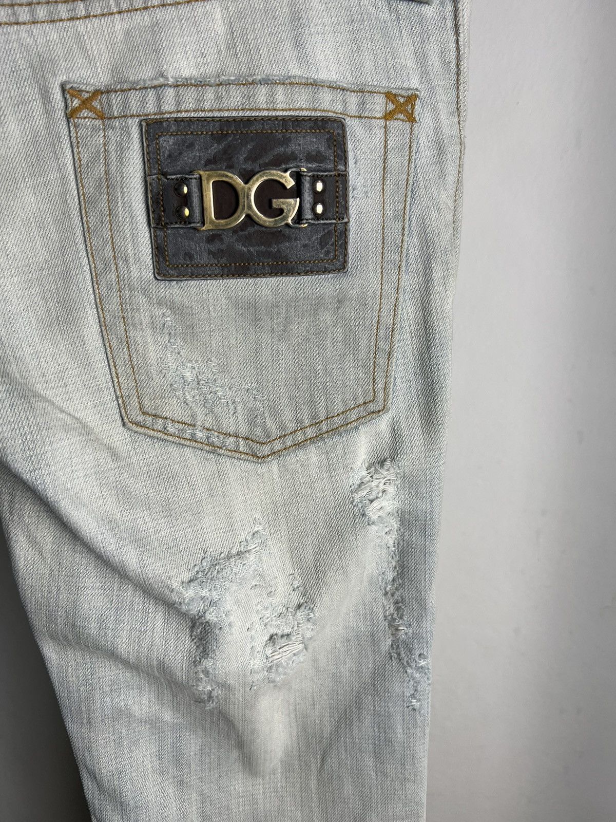 Dolce & Gabbana × Vintage Vintage Distressed Dolce&Gabbana "Love Me" Flower Denim Size US 36 / EU 52 - 9 Thumbnail