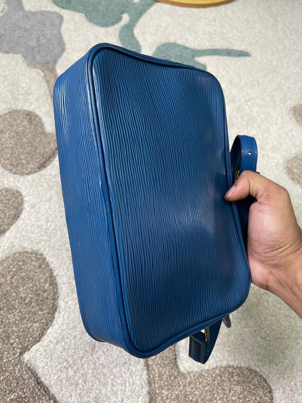 Louis Vuitton × Vintage Louis vuitton trocadero blue epi leather Size ONE SIZE - 4 Thumbnail