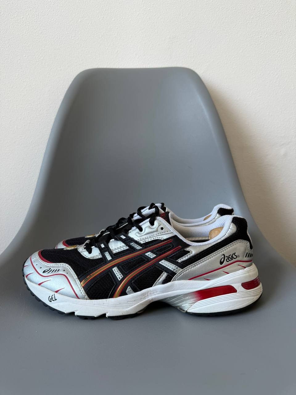 Asics Vintage asics gel low top sneakers Size US 10 / EU 43 - 7 Thumbnail