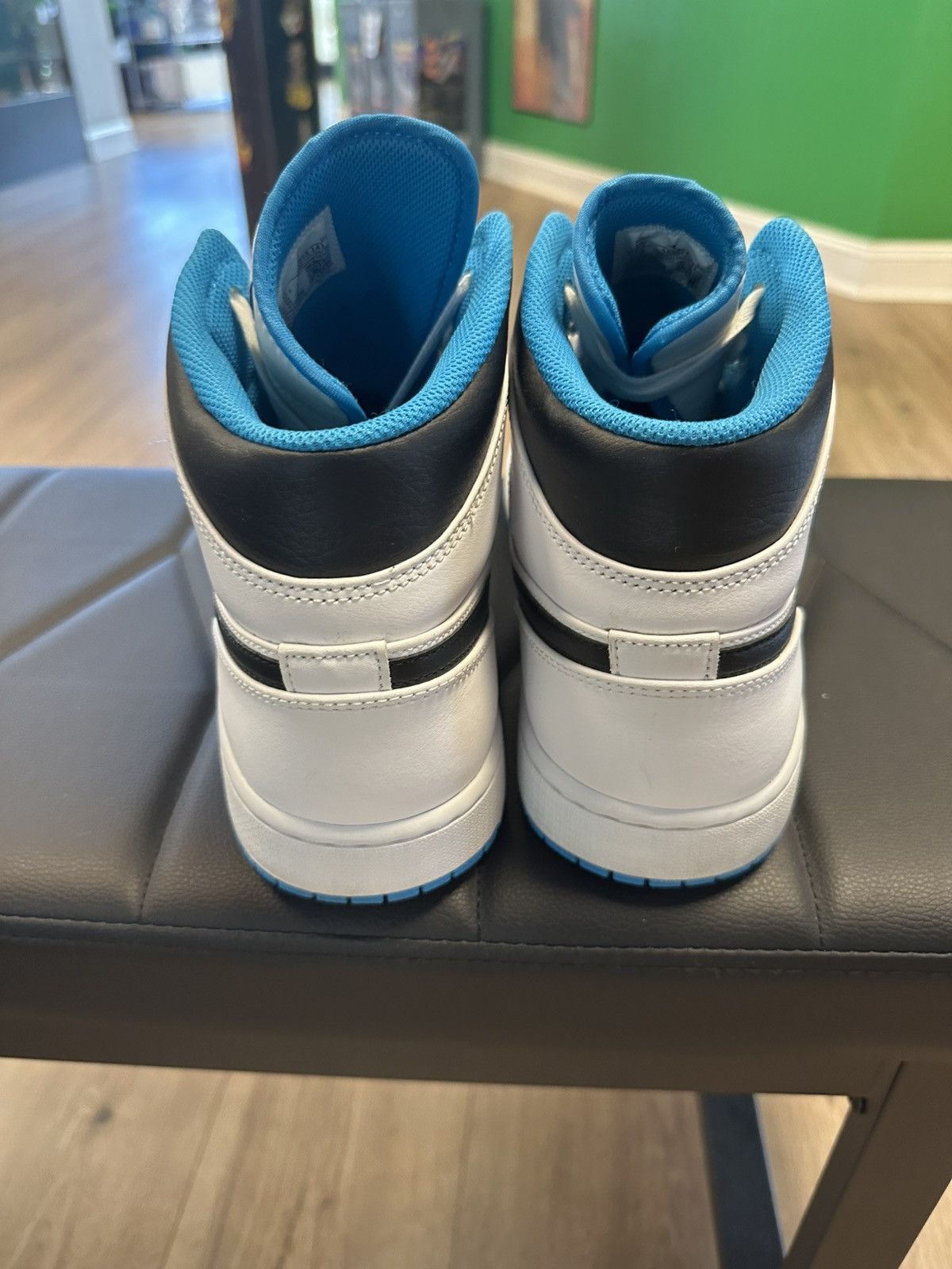 Nike Jordan 1 Mid Laser blue Columbia Size US 13 / EU 46 - 2 Thumbnail
