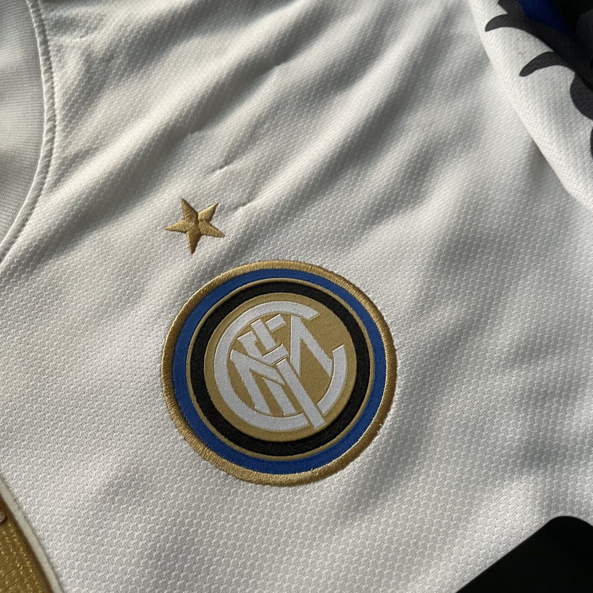 Nike Inter Milan Away 2010-11 Sneijder #10 Soccer Jersey Size US XXL / EU 58 / 5 - 9 Thumbnail