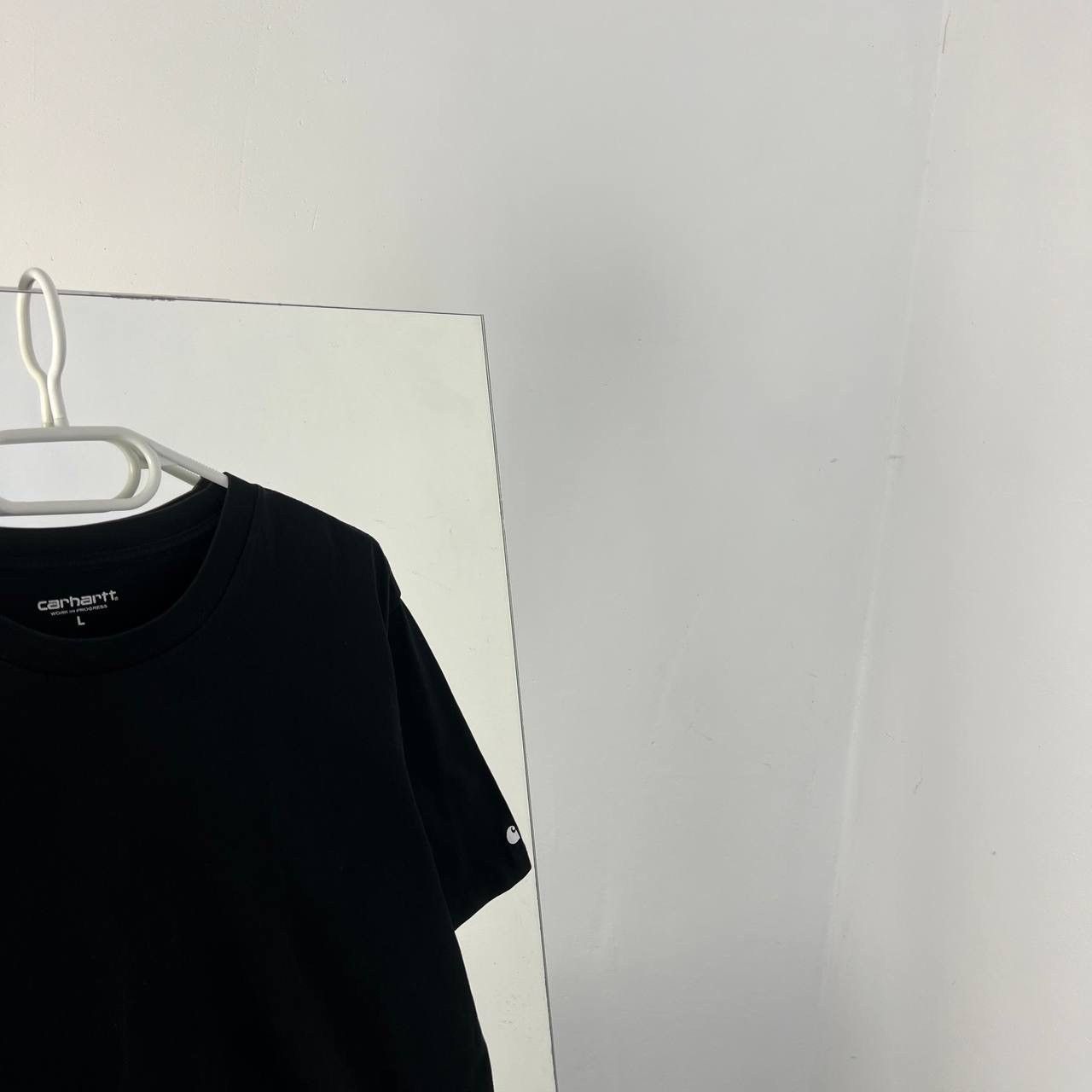 Carhartt Vintage Carhartt Mini Logo Basic T-Shirt Streetwear Y2K Size US L / EU 52-54 / 3 - 2 Thumbnail