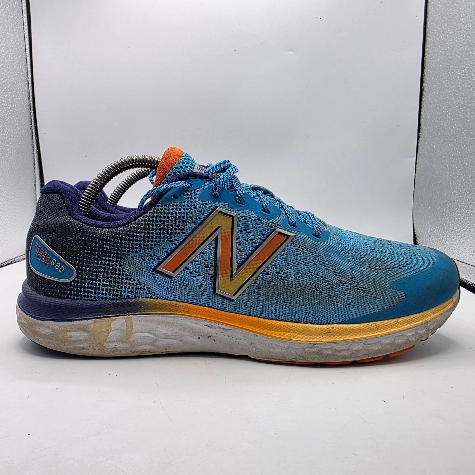 New Balance New Balance Fresh Foam 680v7 Vibrant Sky Mens 10.5 Blue Shoe Size US 10.5 / EU 43-44 - 12 Thumbnail