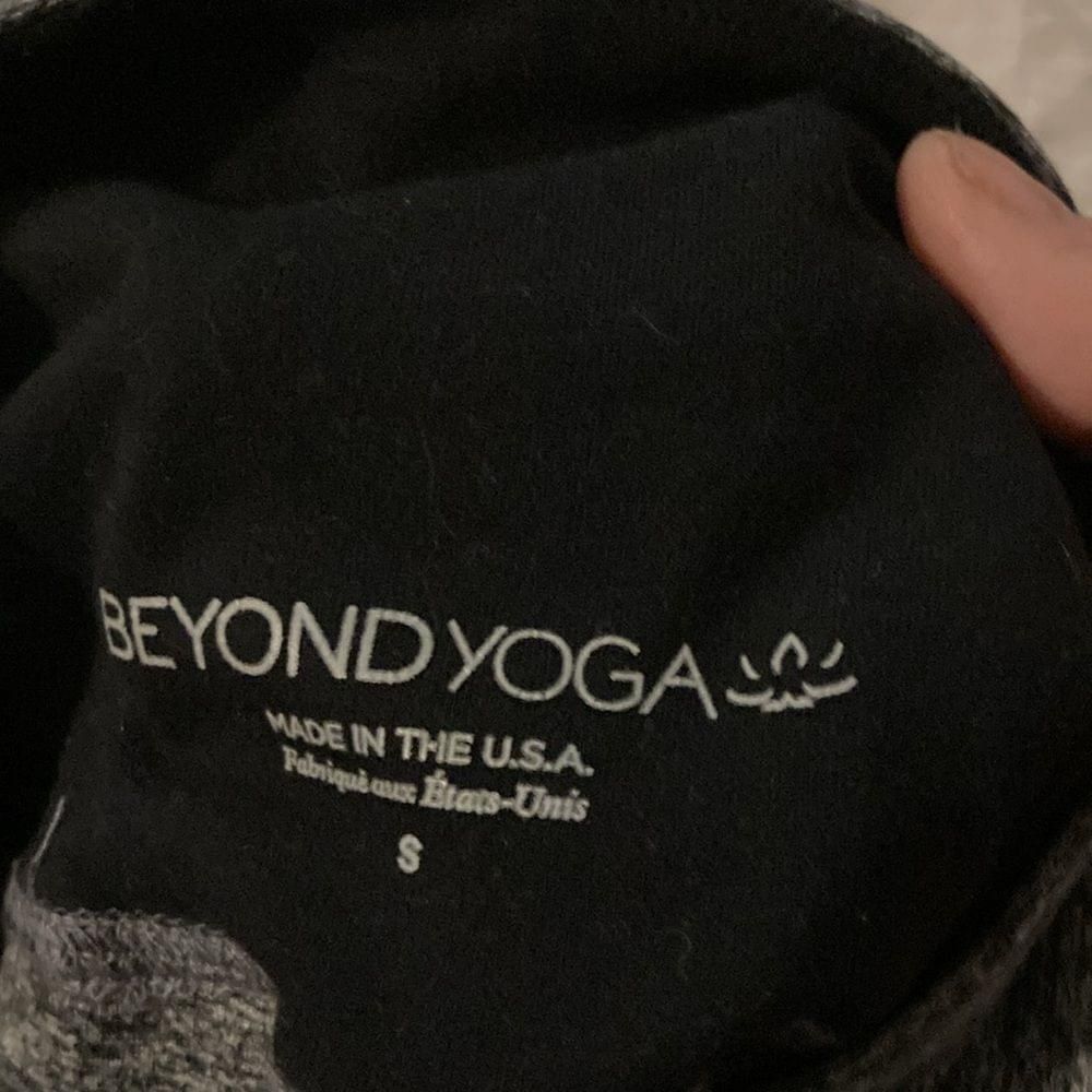 Beyond Yoga Beyond yoga gray green ombré leggings size small Size 22" - 4 Thumbnail