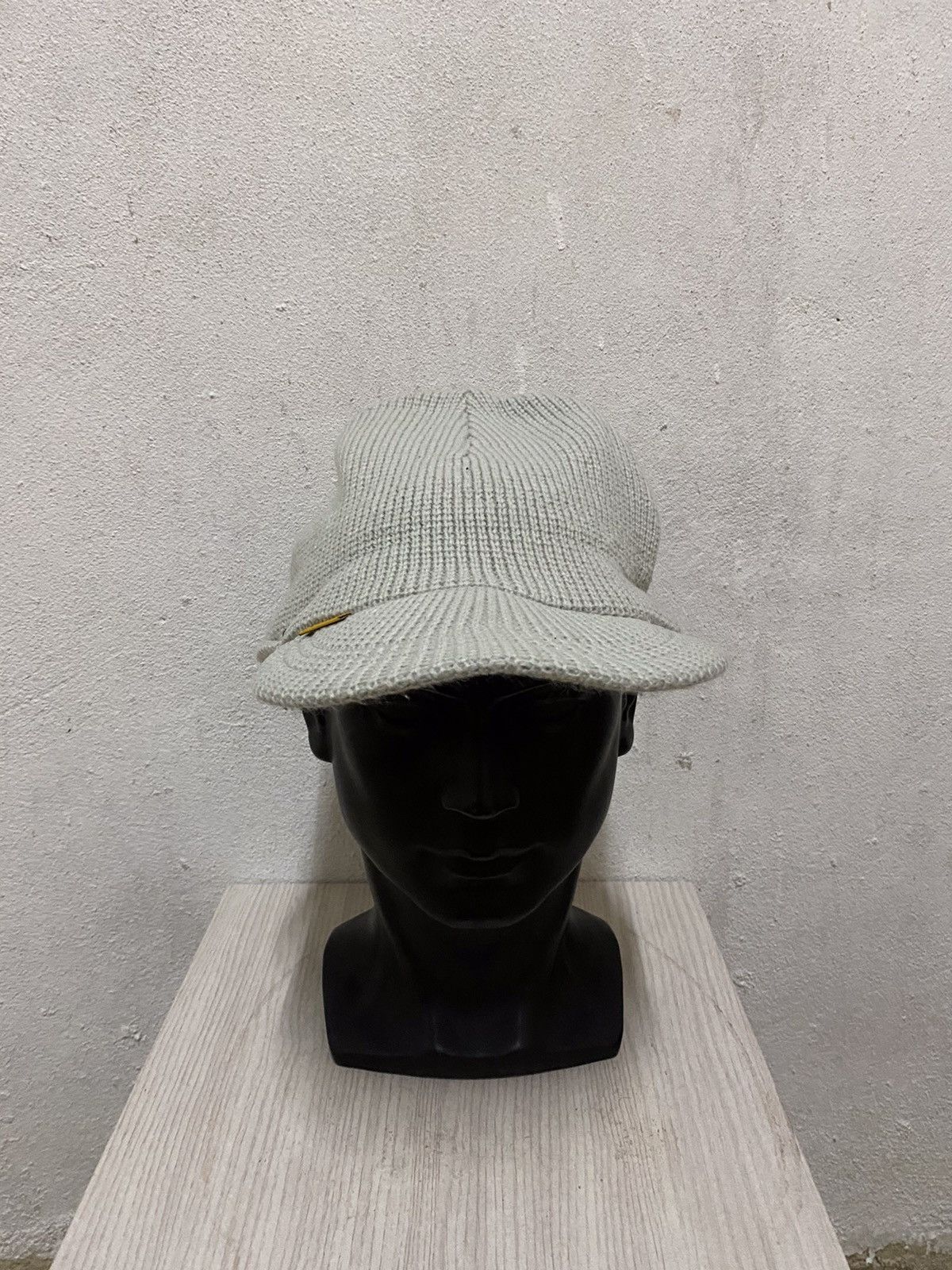 Burton × Vintage Vintage Burton Plain Visor Beanie Hat Size ONE SIZE - 2 Thumbnail