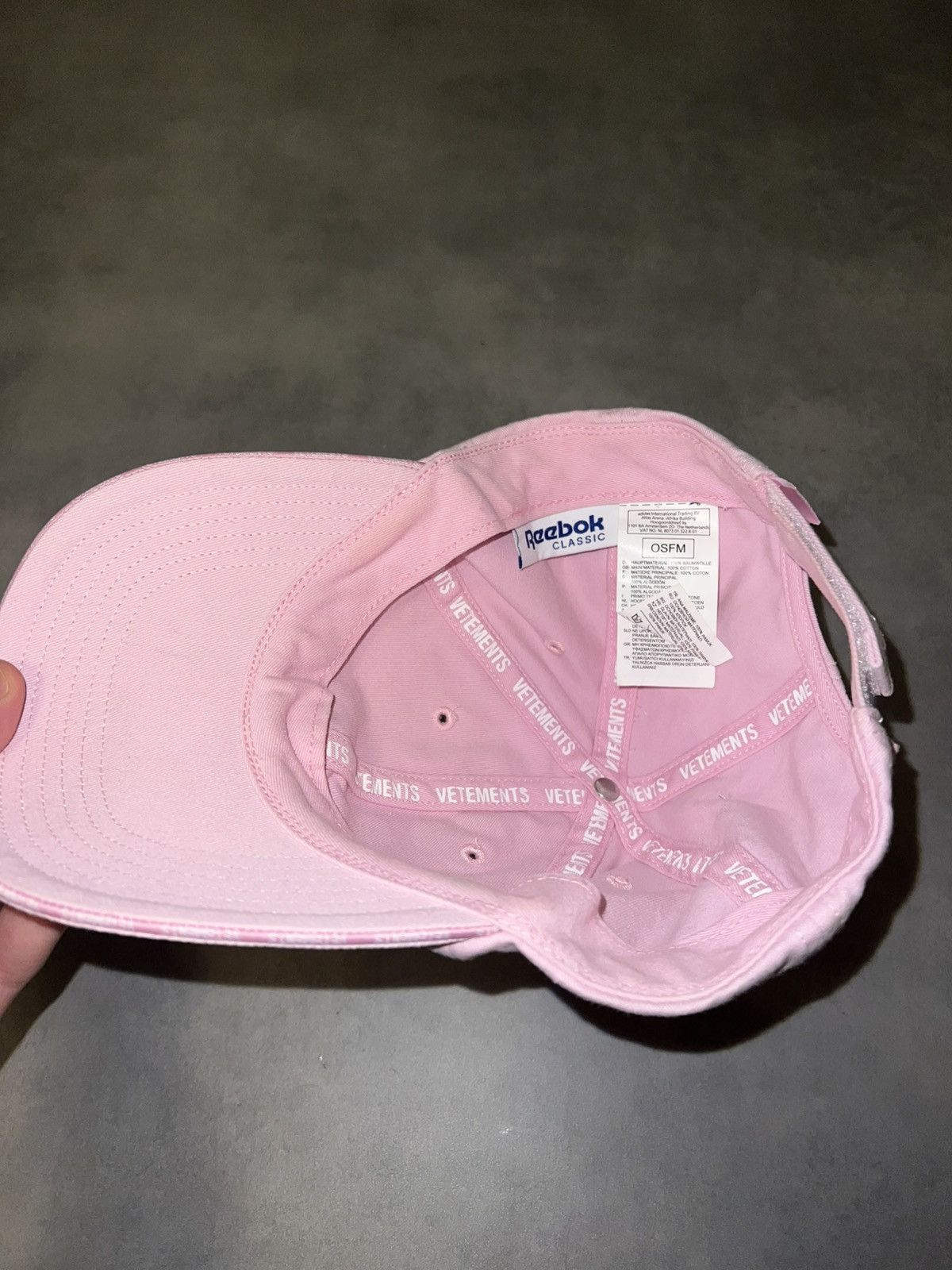Reebok × Vetements Vetements X Reebok Logo Embroidery Hat Size ONE SIZE - 5 Thumbnail