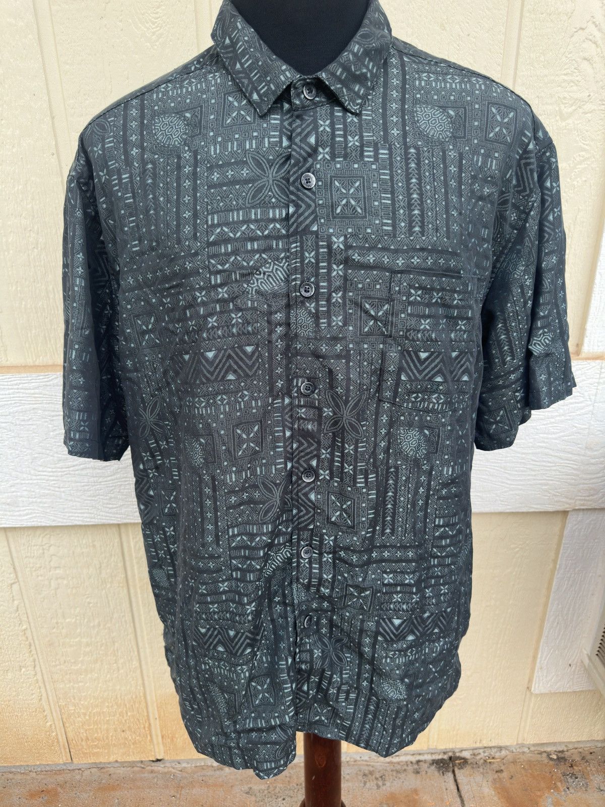 Other PreOwned Kahala Hawaiian Print Black Full Button Men's XL Size US XL / EU 56 / 4 - 1 Thumbnail