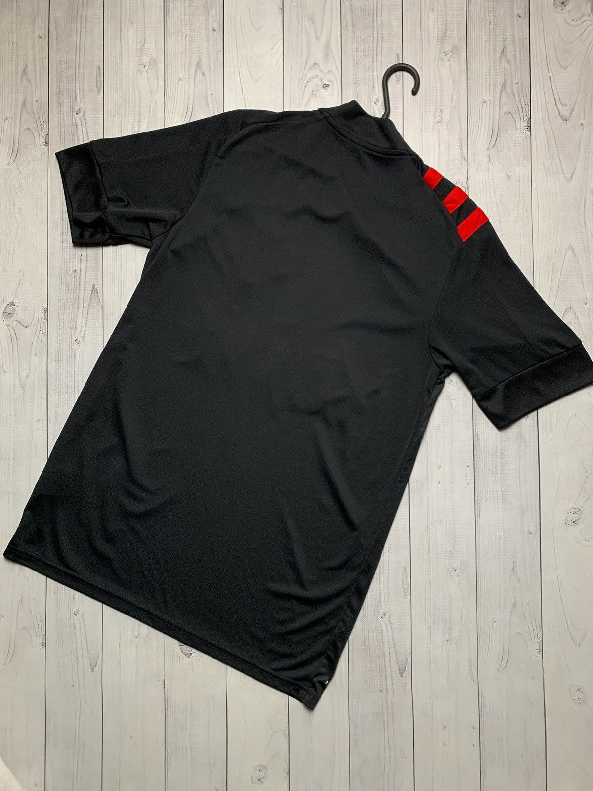 Adidas × Vintage Vintage adidas Red Bull soccer jersey size M black Size US M / EU 48-50 / 2 - 7 Thumbnail