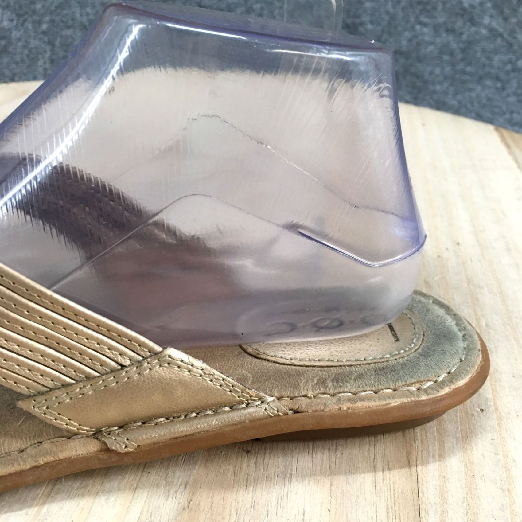 Born Born Concept Sandals Womens 8 Slip On Flat Thong C28346 Gold Faux Leather Size US 8 / IT 38 - 3 Thumbnail