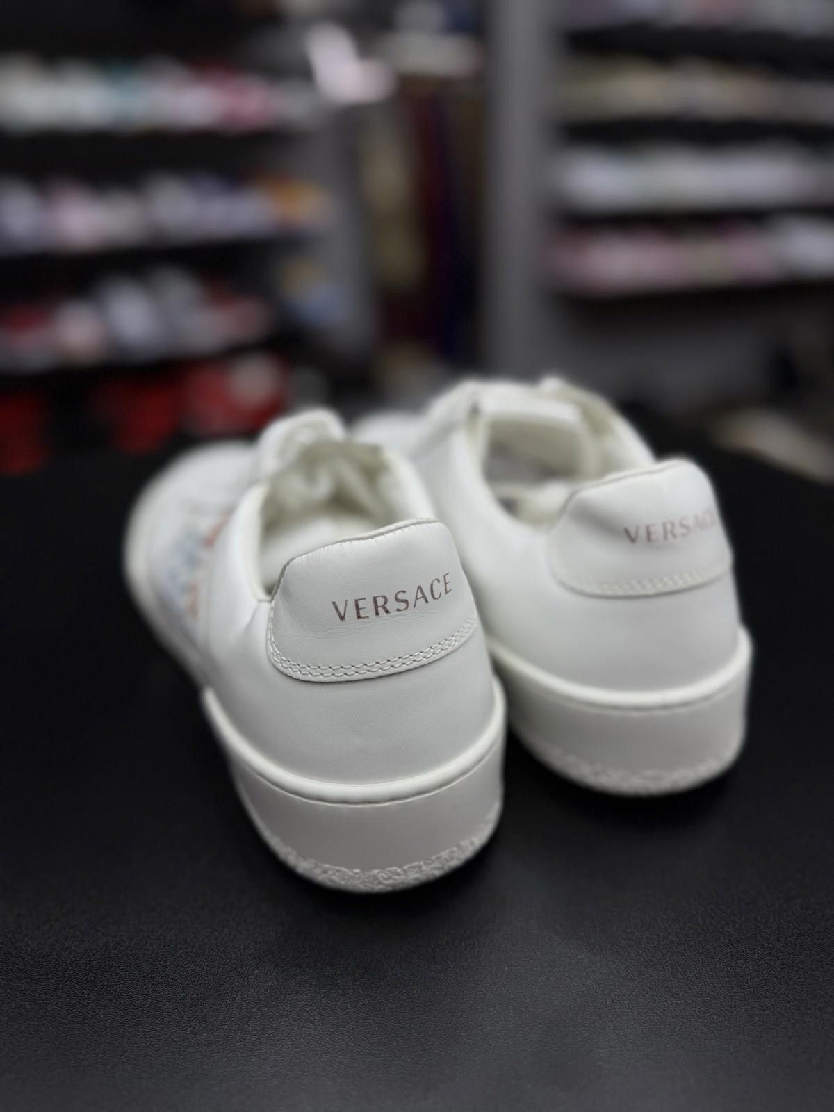Versace $850 Authentic Versace Logo Low Top Sneaker Size 43EU/10US Size US 10 / EU 43 - 6 Thumbnail