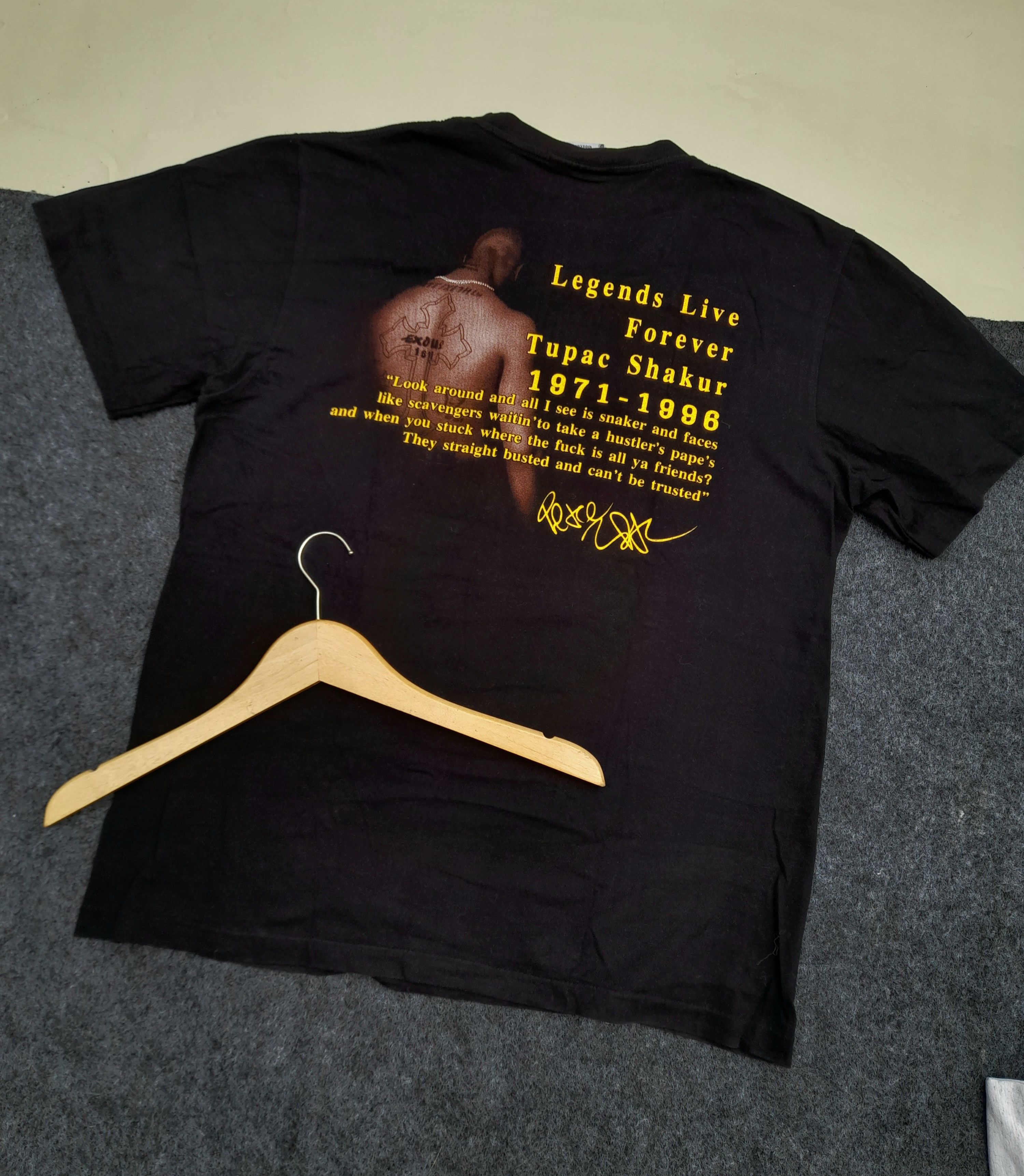 Band Tees Vintage tupac shakur 1971-1996 legends live forever Size US L / EU 52-54 / 3 - 6 Thumbnail
