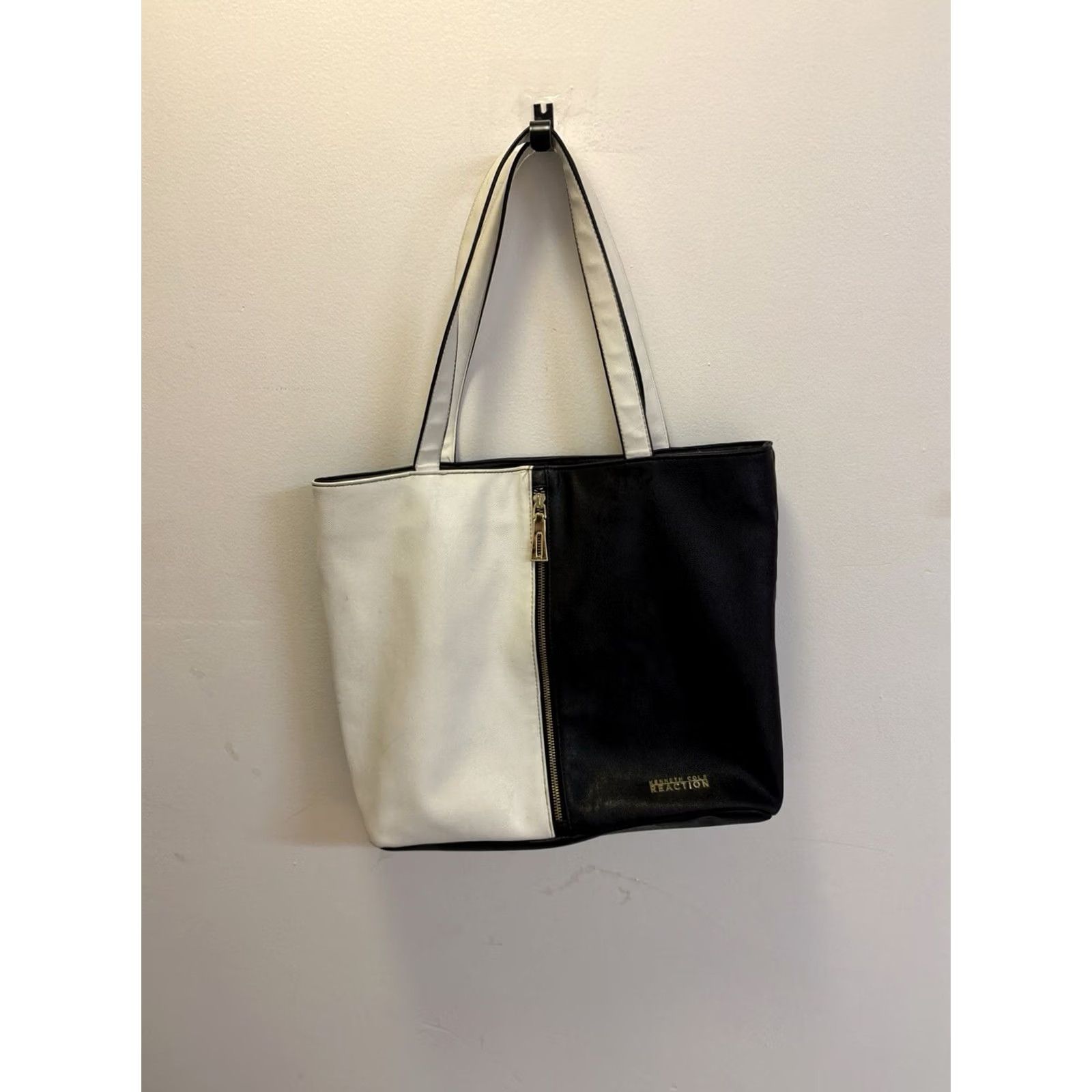 Kenneth Cole KENNETH COLE REACTION Purse Satchel Bag White & Black Zip - 25932 Satchel/Top Handle Bag Womens Luggage & Bags Size ONE SIZE - 2 Thumbnail
