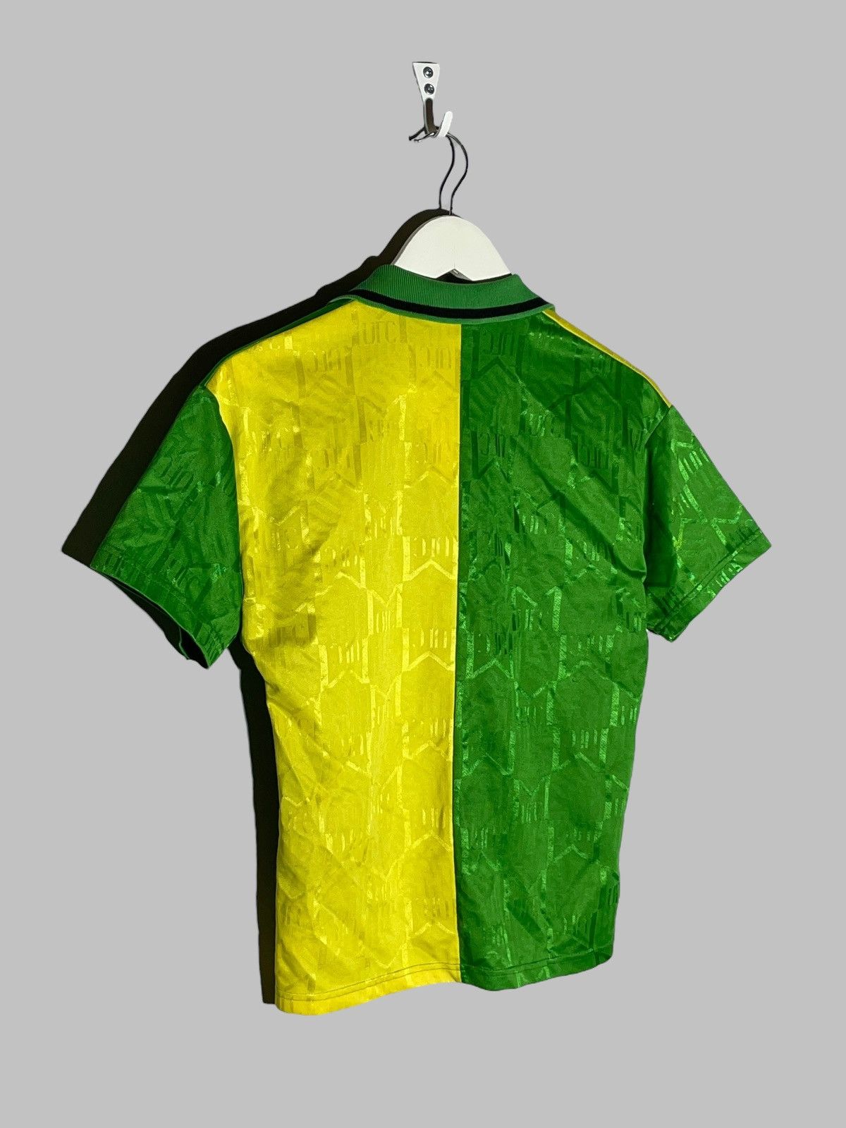 Umbro × Vintage Manchester United Umbro 1992/94 Third Vintage Boys Jersey Size US XS / EU 42 / 0 - 15 Thumbnail