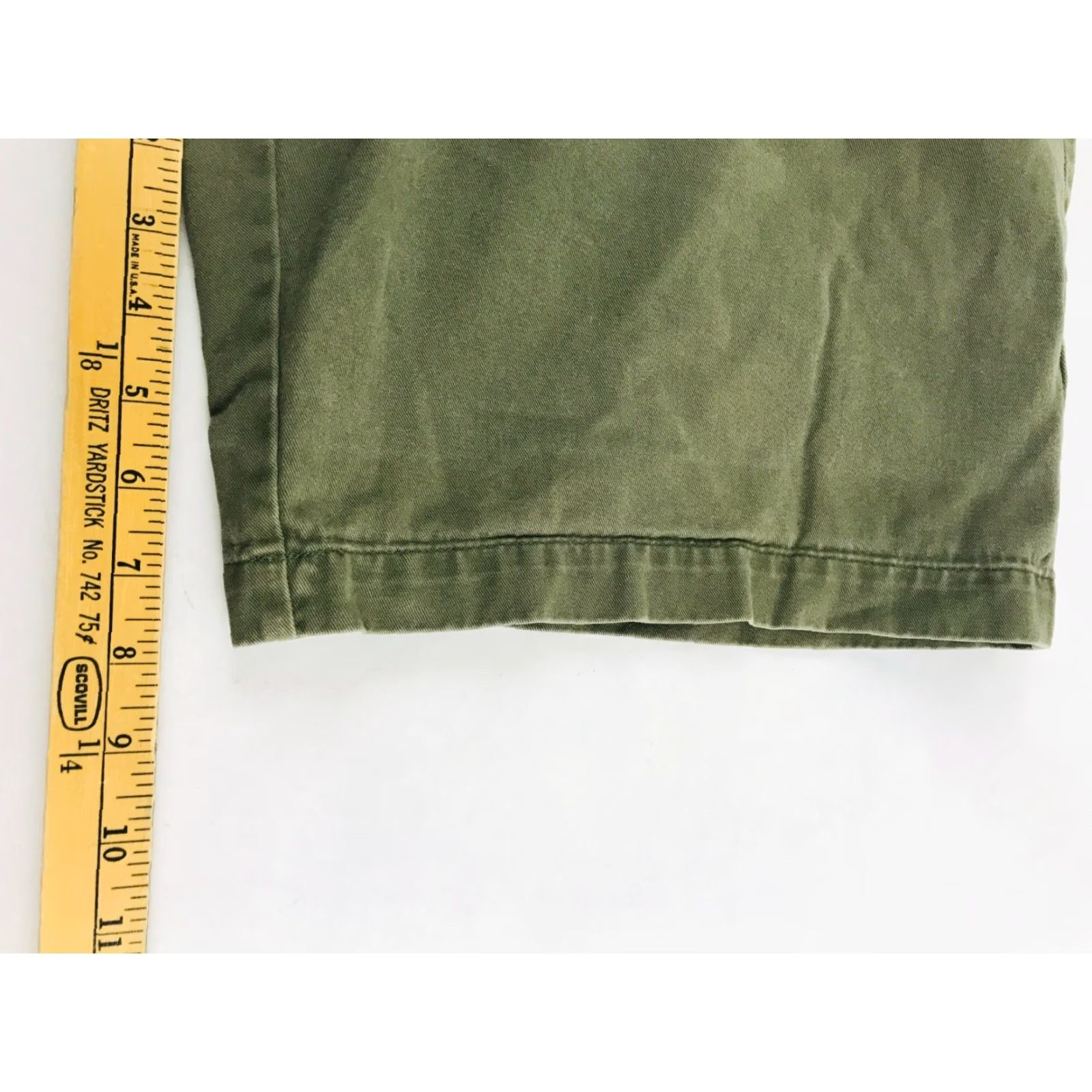 Izod IZOD Dress Shorts Mens 36 Green Flat Front Chino Cotton Blend Casual Regular Size 36 Web Mens Size US 36 / EU 52 - 5 Thumbnail