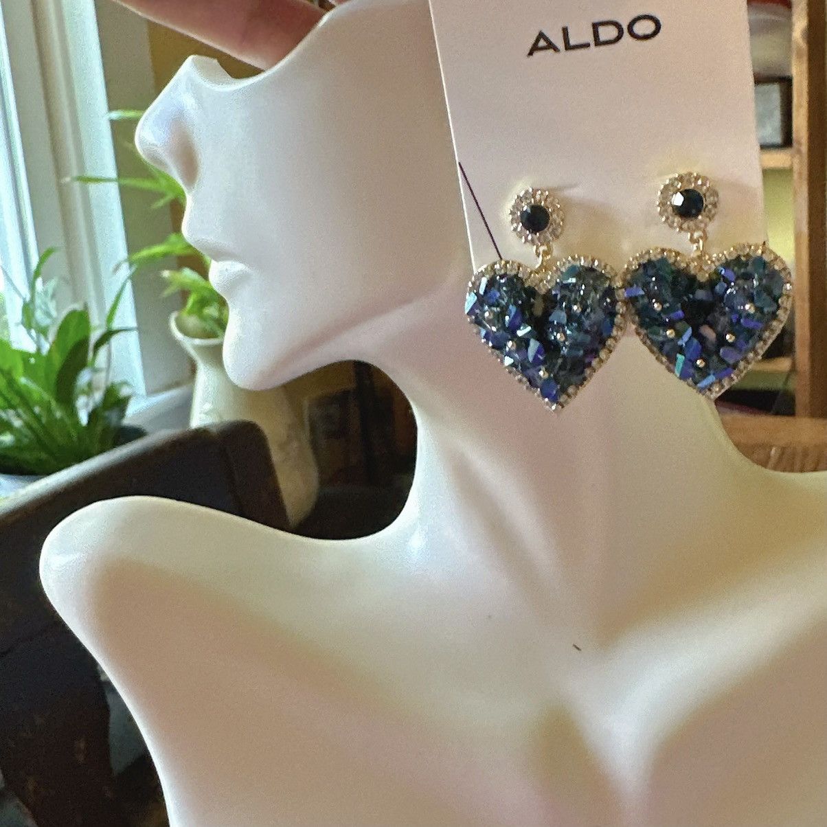 Aldo Aldo earrings crystals piled blue hearts gold tone embroid Size ONE SIZE - 7 Thumbnail
