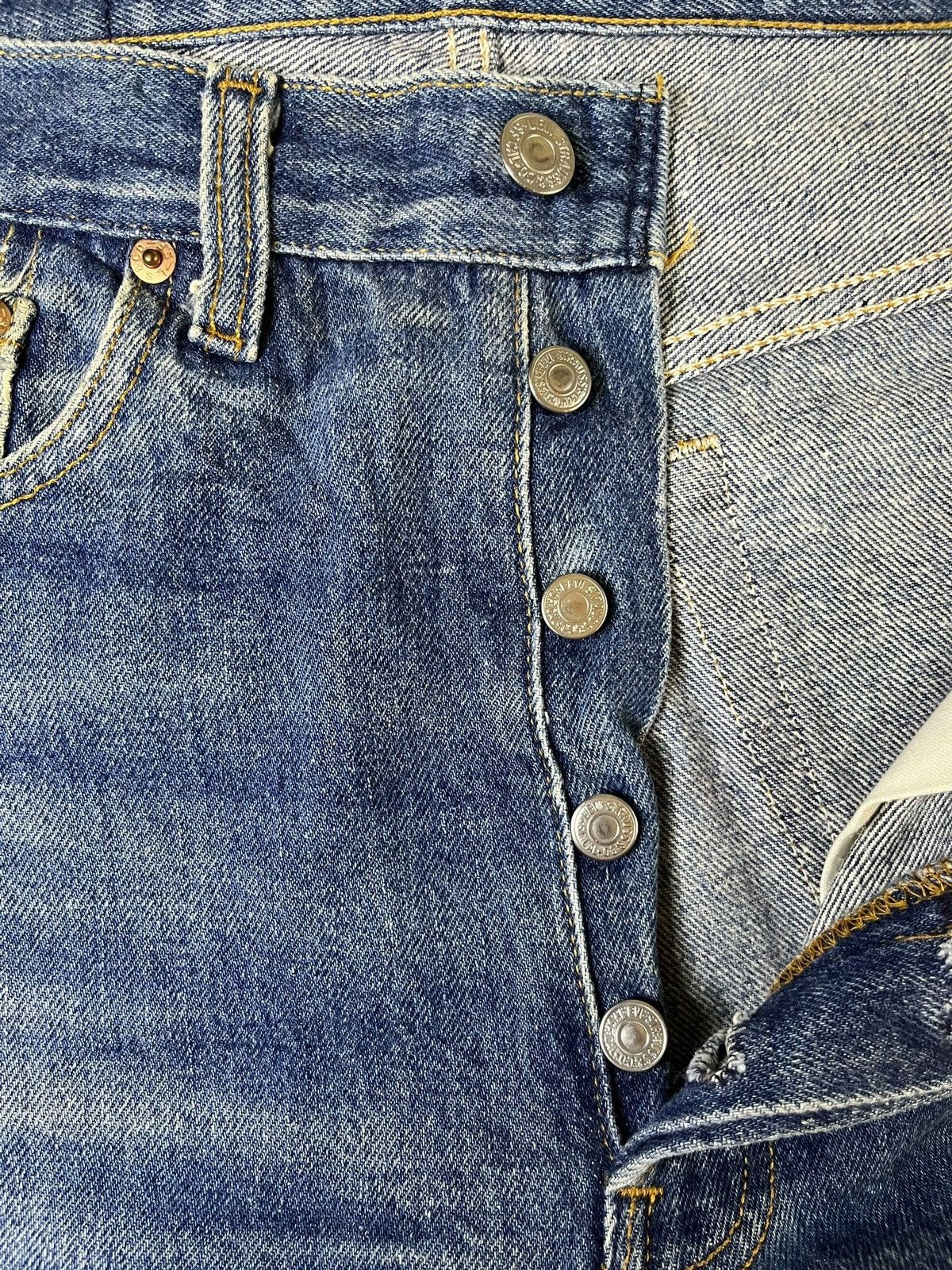 Levi's × Levi's Vintage Clothing Vintage 80s Levis 501 Blue Wash Distress Ripped Loose Jeans Size US 31 - 3 Thumbnail