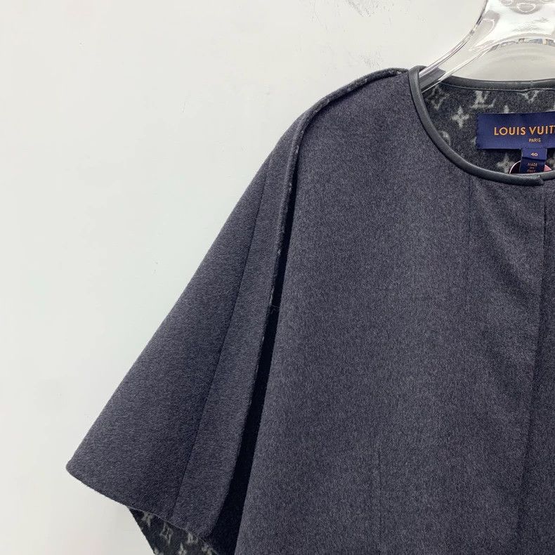 Louis Vuitton Louis Vuitton Dark grey wool cloak coat with presbyopic pr Size S / US 4 / IT 40 - 3 Thumbnail