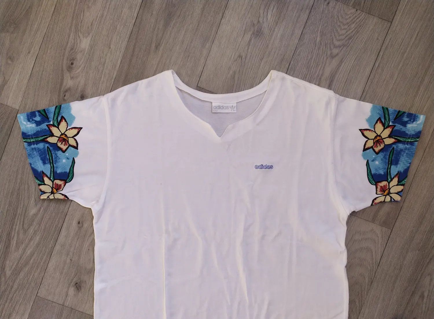 Adidas × Vintage Adidas vintage flower sleeves t-shirt Size US L / EU 52-54 / 3 - 4 Thumbnail