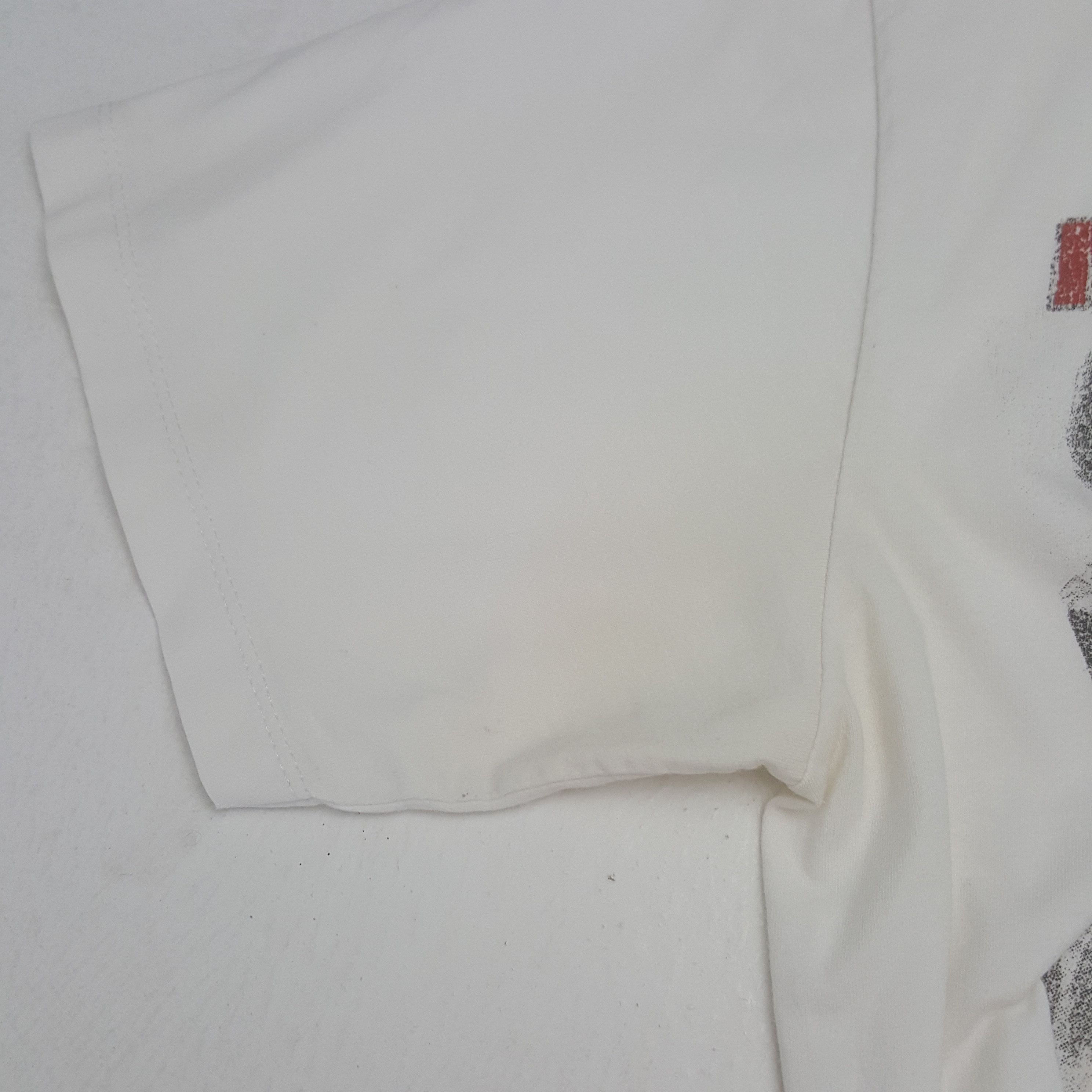 Vintage Vintage Michael Jackson American Singer Tshirt Size US L / EU 52-54 / 3 - 9 Thumbnail