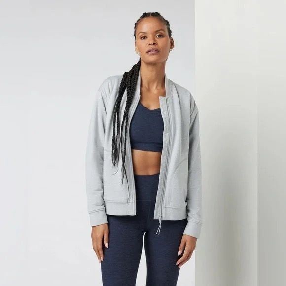 Vuori NWT Vuori Halo Basin Bomber Jacket Women Small Pale Gray NEW Size S / US 4 / IT 40 - 5 Thumbnail