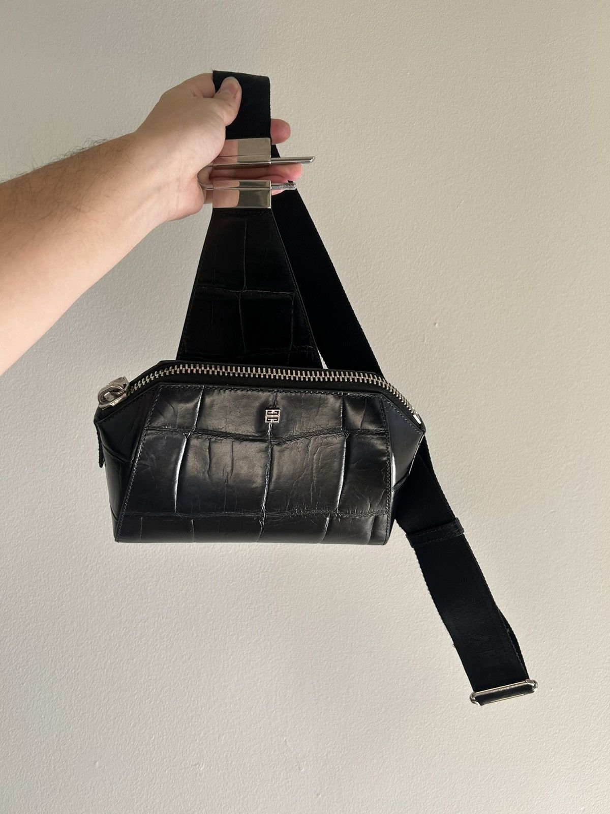 Givenchy WB! MSRP: $1.7k Antigona U Croc Crossbody Bag Size ONE SIZE - 4 Thumbnail