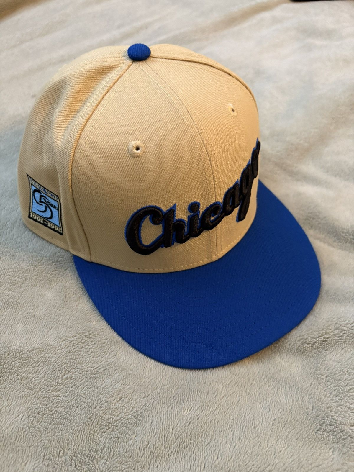 Lids × MyFitteds × New Era Chicago White Sox 7 3/8 Fitted Cap Size ONE SIZE - 1 Thumbnail