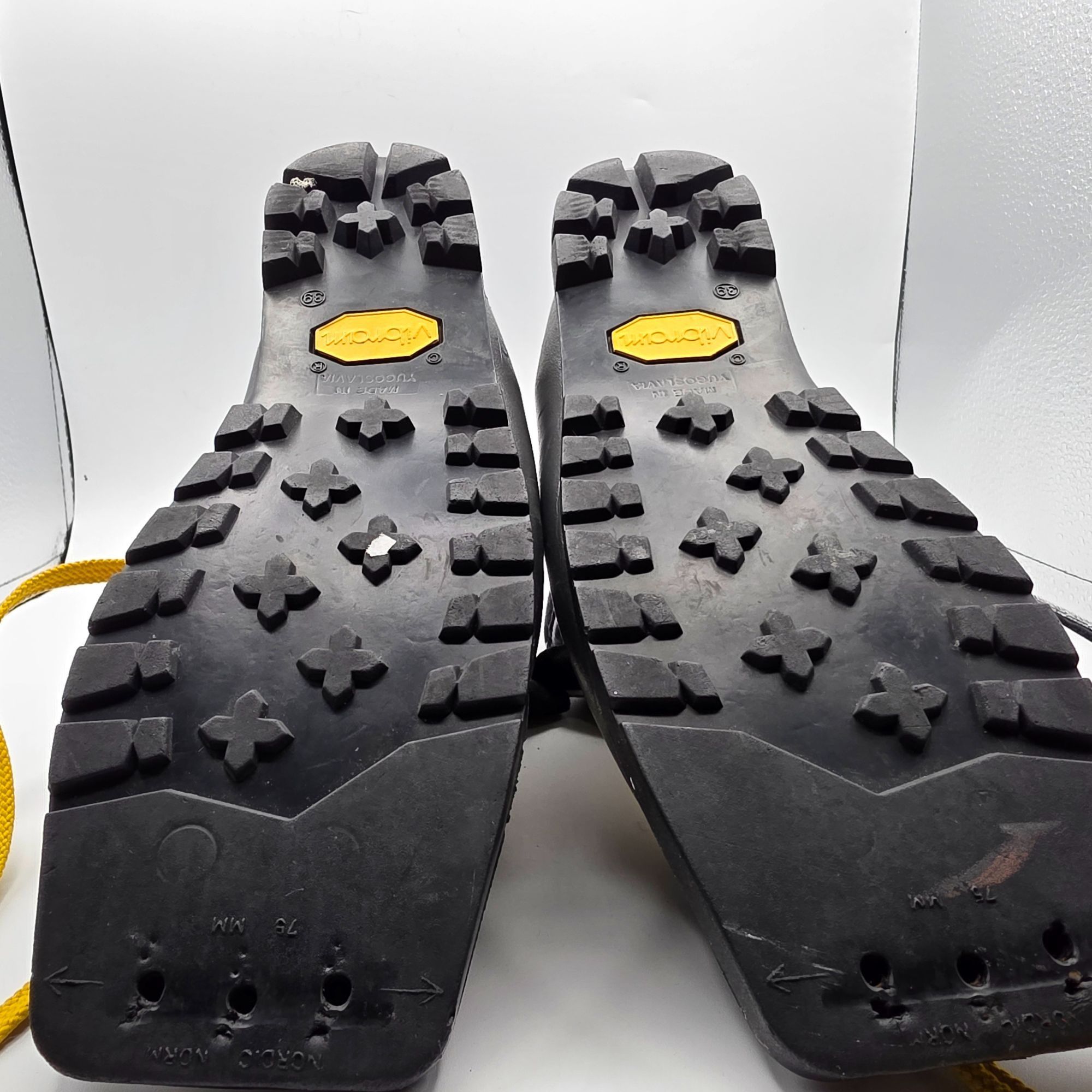 Other Alpina 3 Pin 75mm Nordic Norm XC Ski Boots Mens Size 39 Blac Size US 6 / EU 39 - 11 Thumbnail