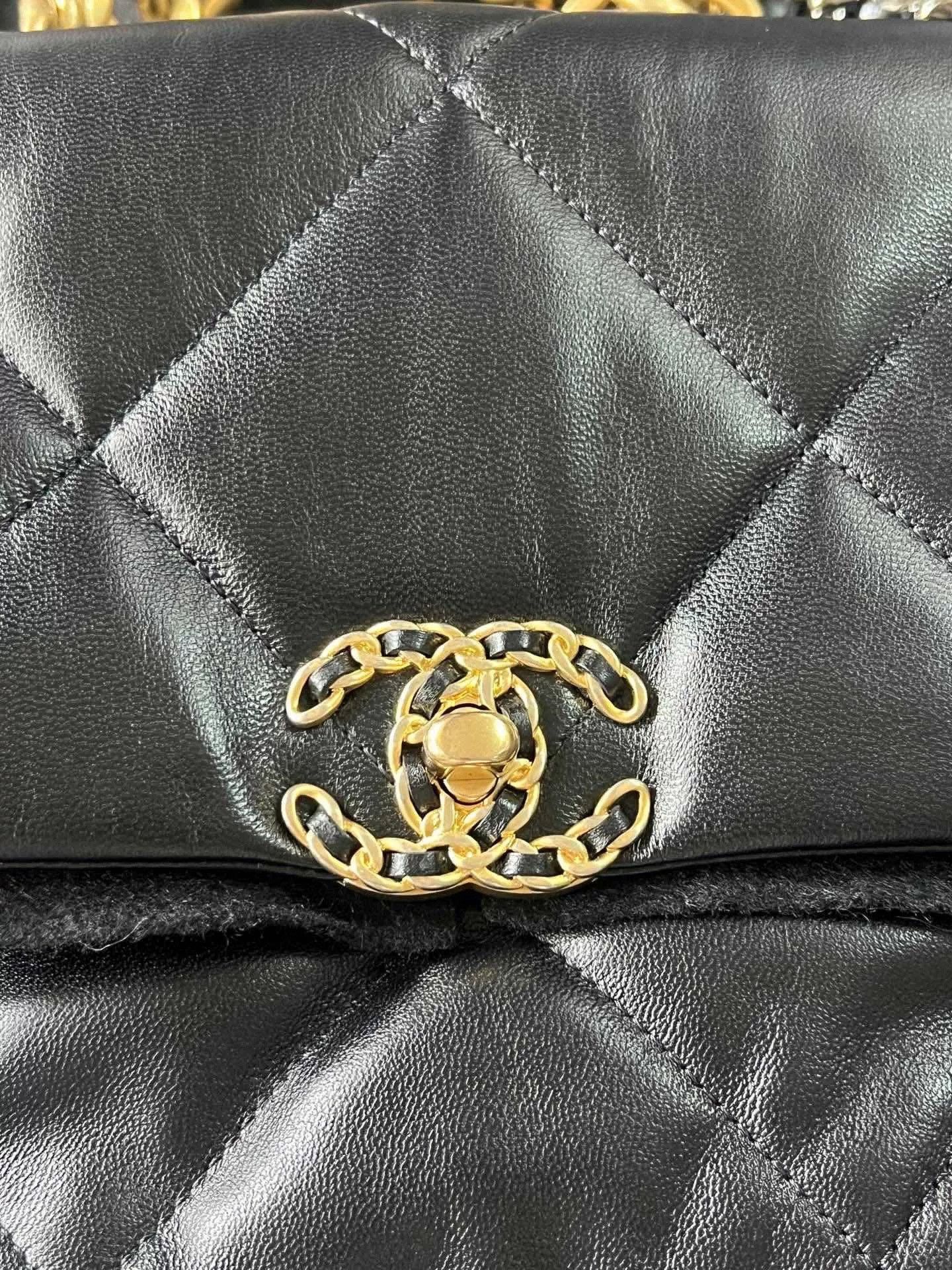 Chanel Chanel 19 Bag Black Gold Chain Size ONE SIZE - 8 Thumbnail