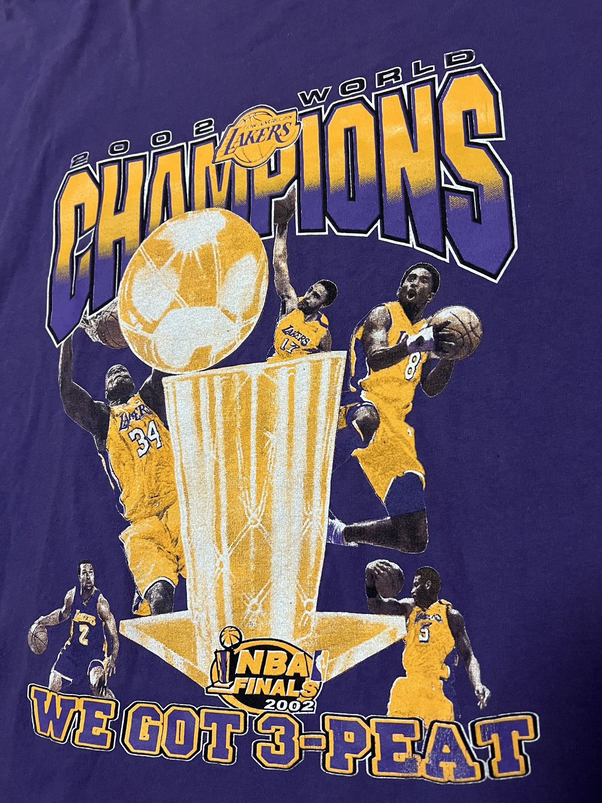 NBA × Vintage Vintage Lakers 3 Peat NBA Champions Kobe Shaq Shirt size 2XL Size US XXL / EU 58 / 5 - 5 Thumbnail