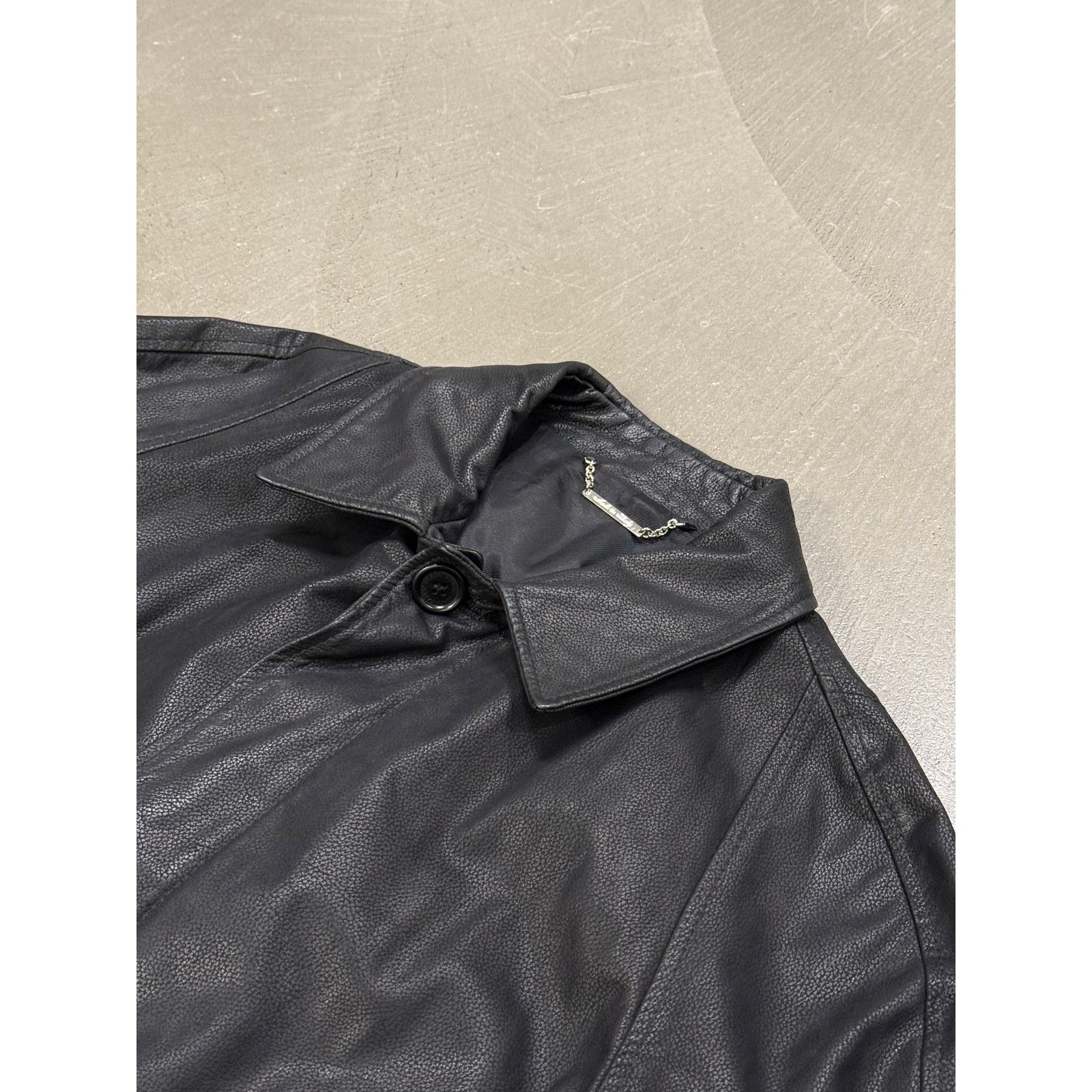 Gianfranco Ferre 1990s Gianfranco Ferré heavy leather coat Size US M / EU 48-50 / 2 - 5 Thumbnail