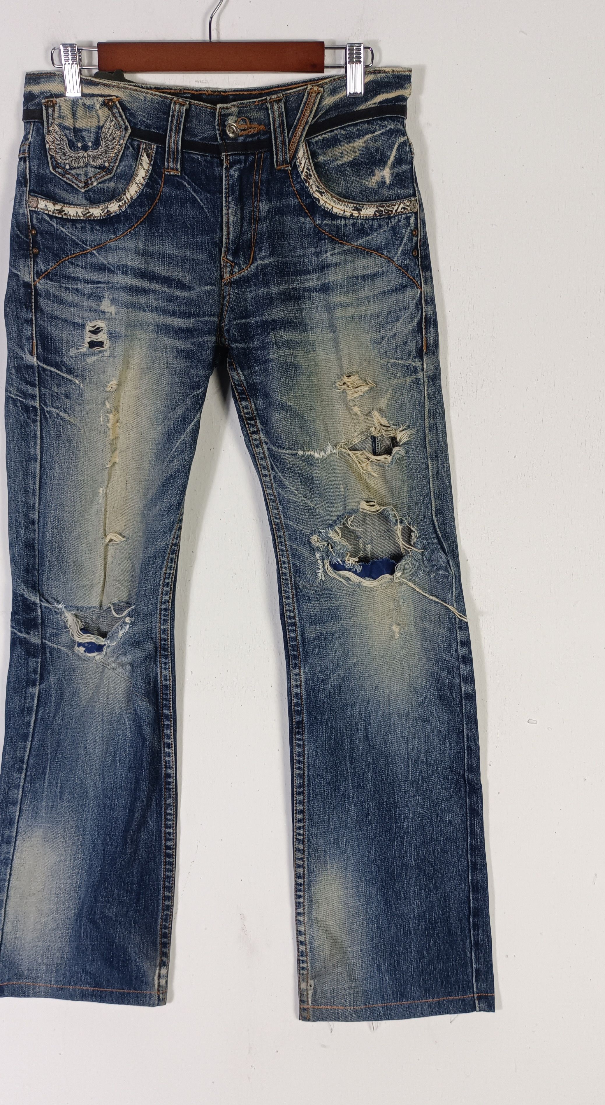 Japanese Brand 🔥Vintage Red Pepper embroidered VINTAGE 71 Distressed jeans Size US 31 - 9 Thumbnail