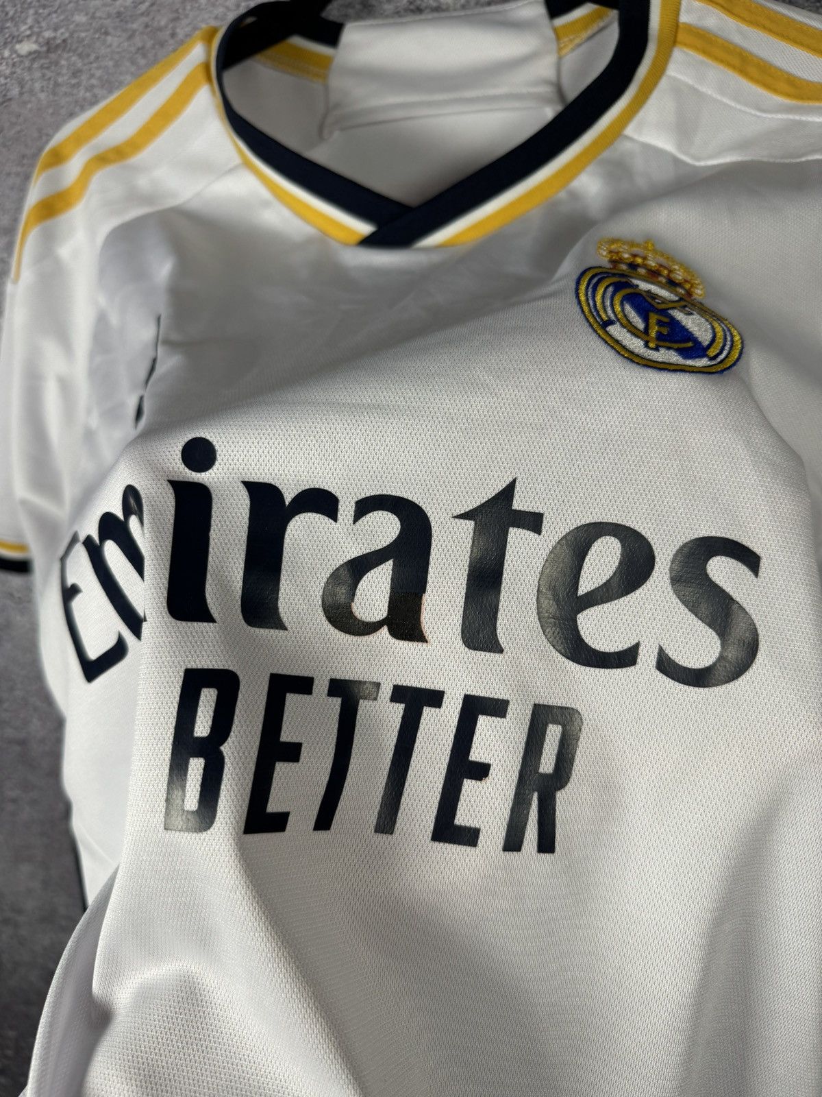 Vintage BELLINGHAM Real Madrid 2023/24 Fan Soccer Jersey Small Size US S / EU 44-46 / 1 - 9 Thumbnail