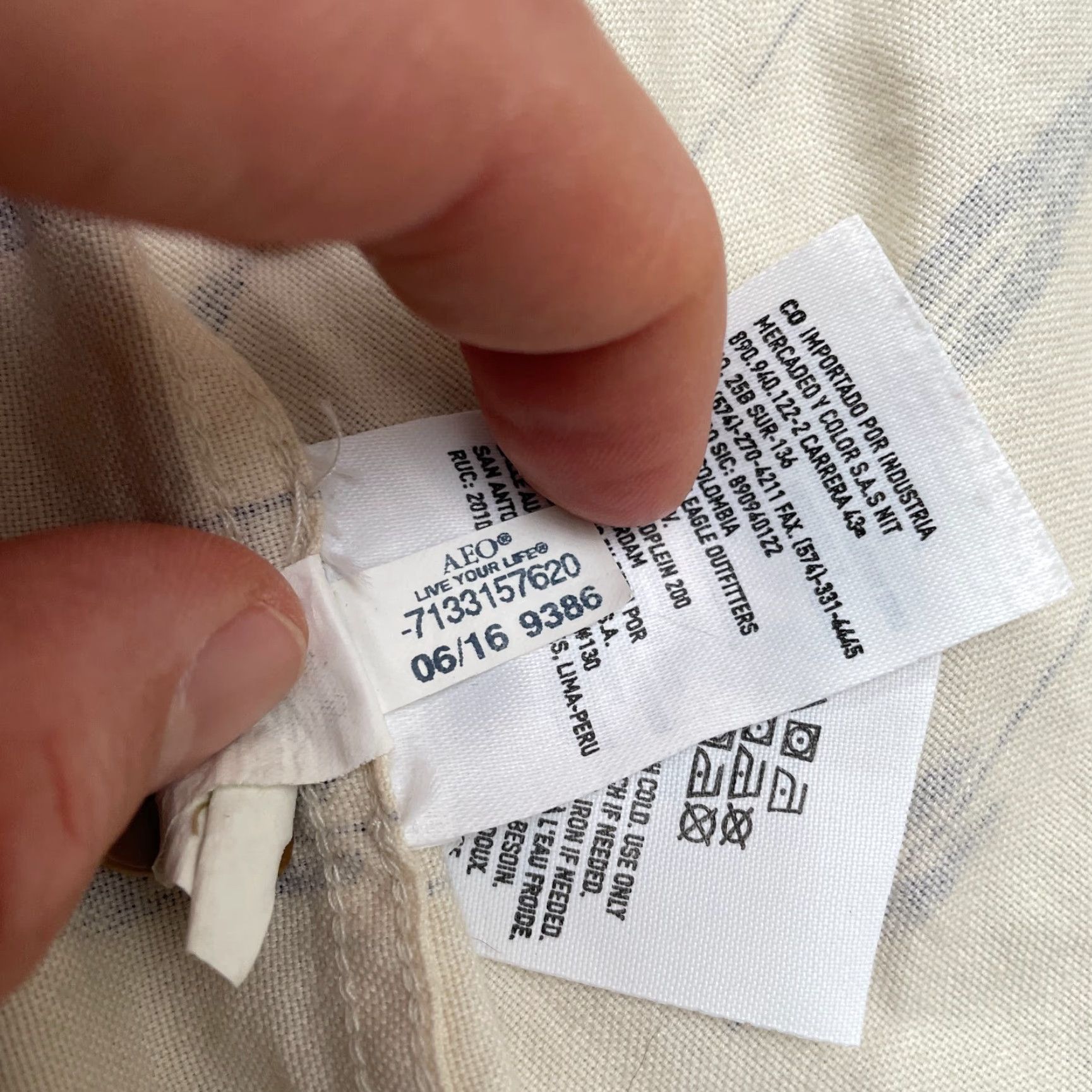 American Eagle Outfitters American Eagle Outfitters Button-Down Shirt Mens Medium Ivory Casual Cotton Size US M / EU 48-50 / 2 - 7 Thumbnail