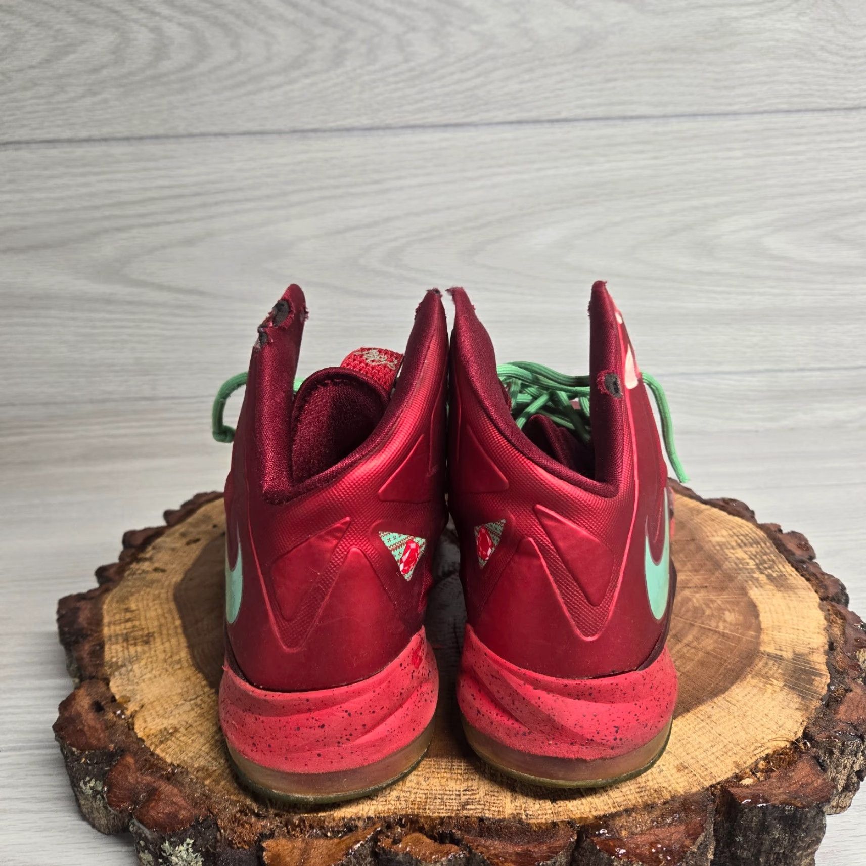 Nike Nike Lebron 10 Basketball Christmas Shoes Mens Size 10 Red Green (#541100-600) - Limited Edition, High Top, Leather Upper, Rubber Outsole Size US 10 / EU 43 - 4 Thumbnail