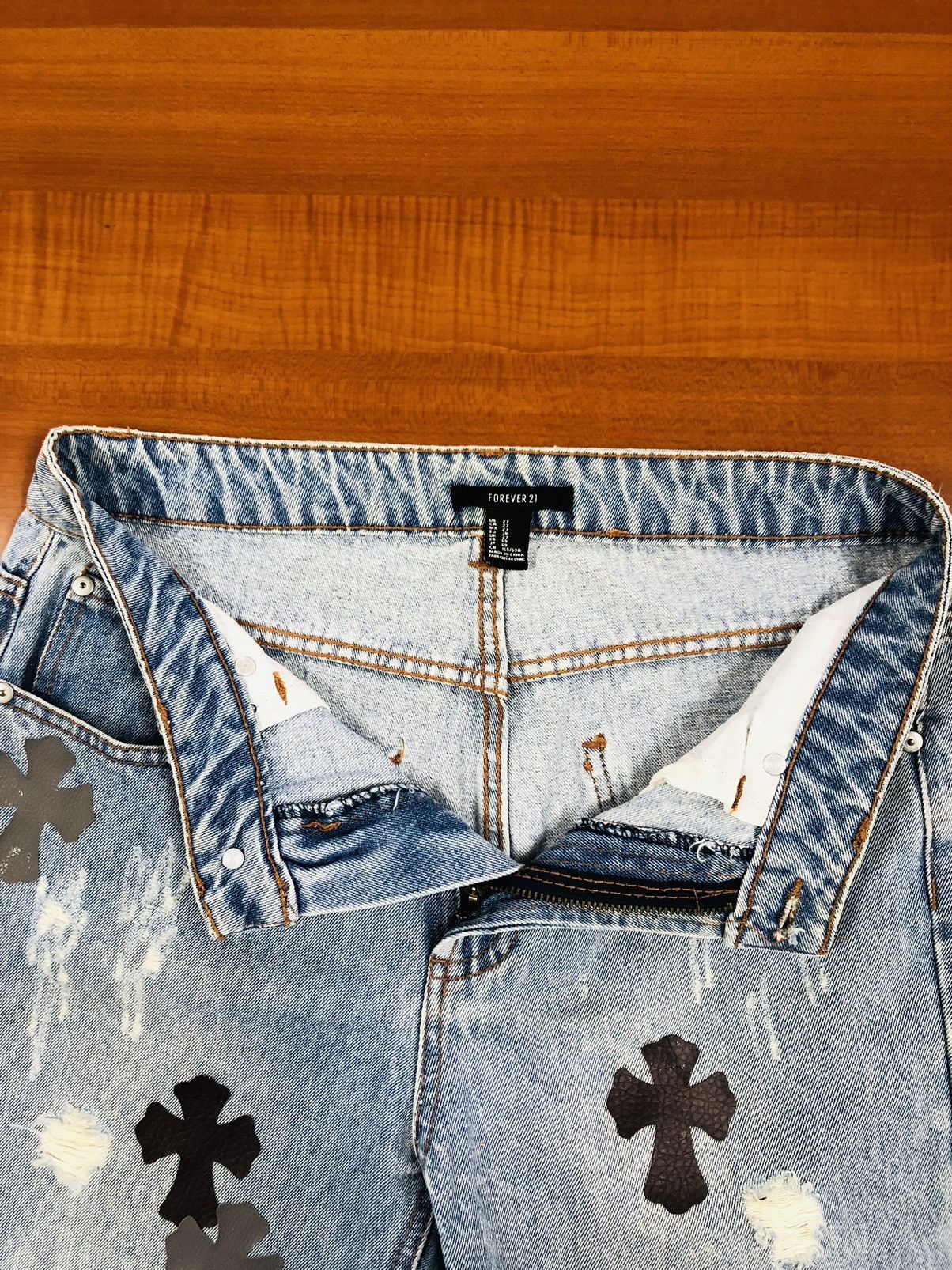 Forever 21 Forever 21 Ripped Jeans Size US 29 - 7 Thumbnail