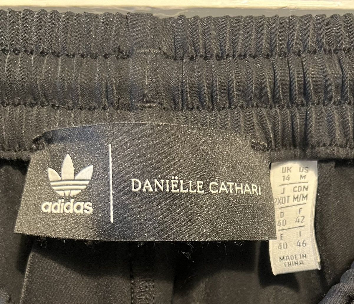 Adidas Authentic Adidas Danielle Cathari three stripes black shorts Size 32" / US 10 / IT 46 - 4 Thumbnail