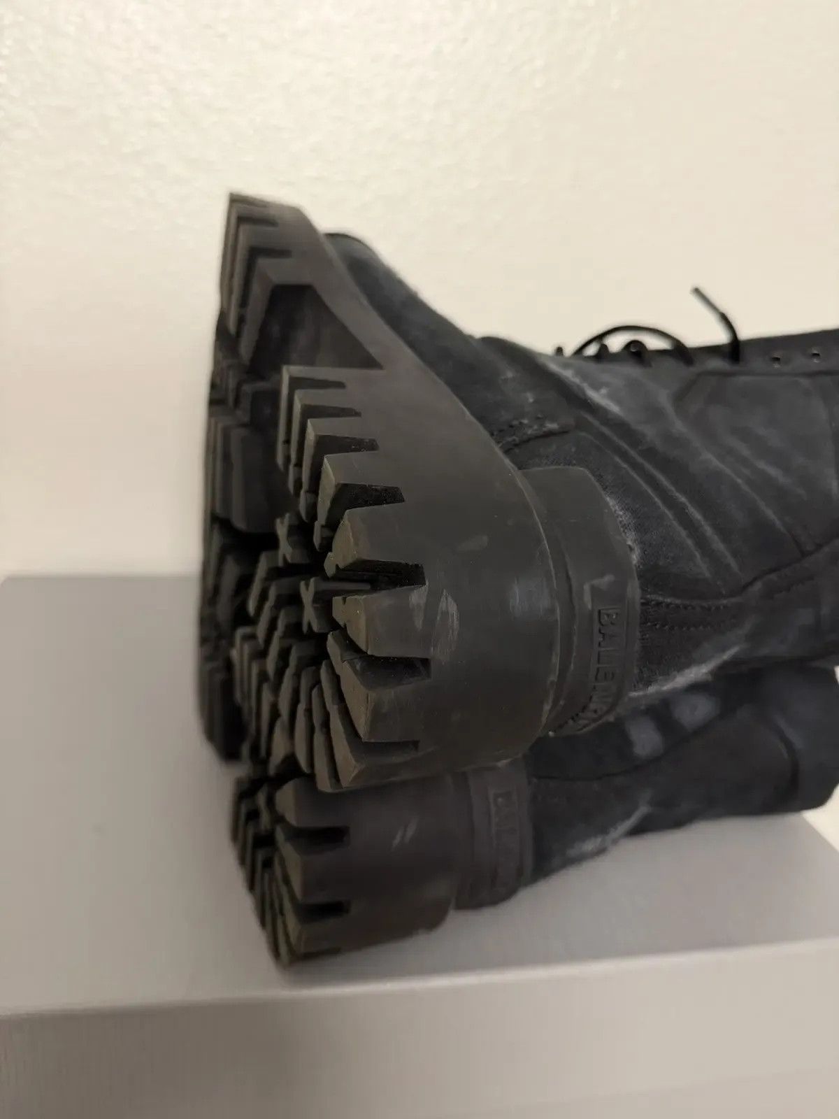 Balenciaga Balenciaga Striker Boot Worn effect Size US 9 / EU 42 - 9 Thumbnail