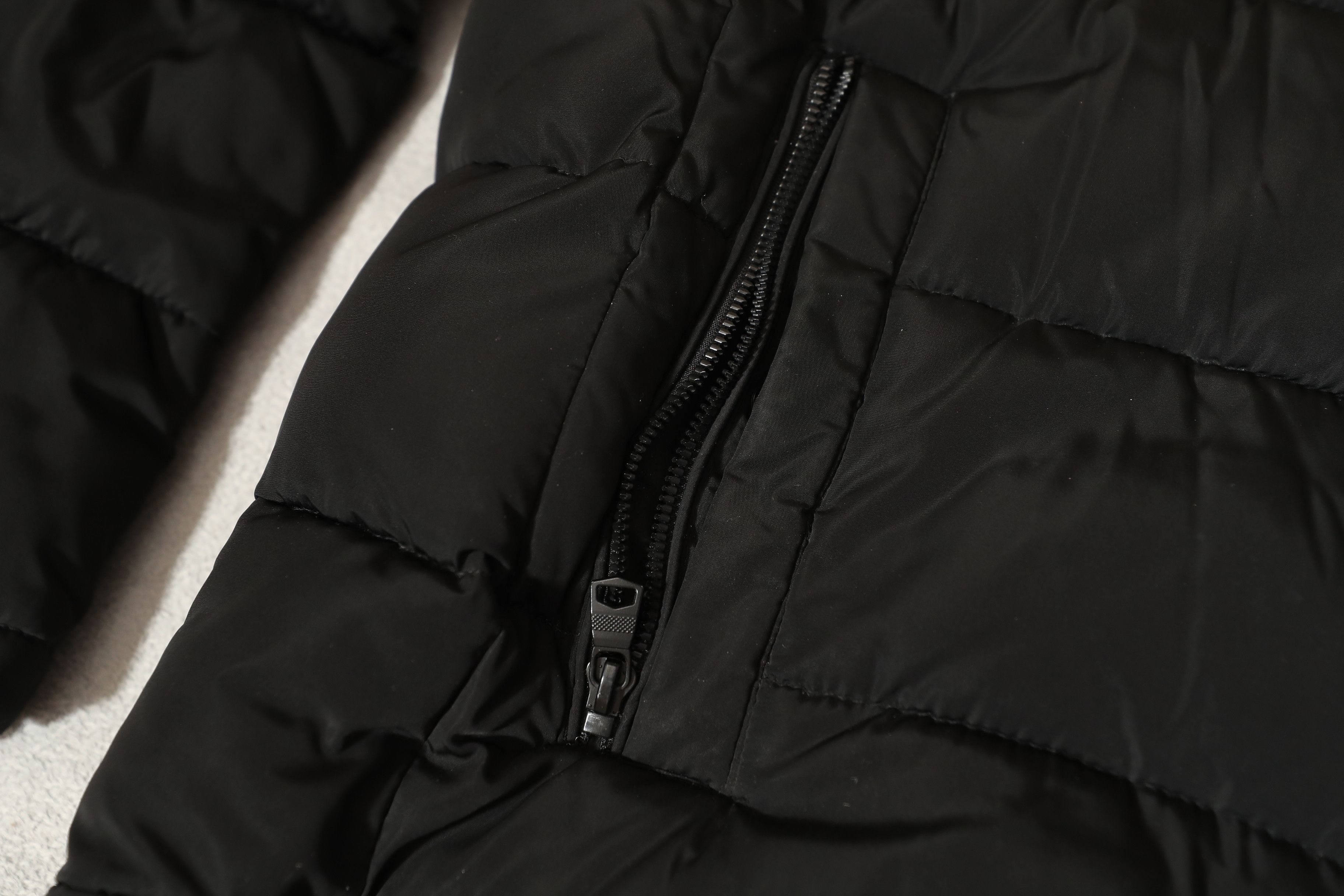 Calvin Klein Calvin Klein Woven Water Resistant Puffer Jacket (L) Size US L / EU 52-54 / 3 - 5 Thumbnail