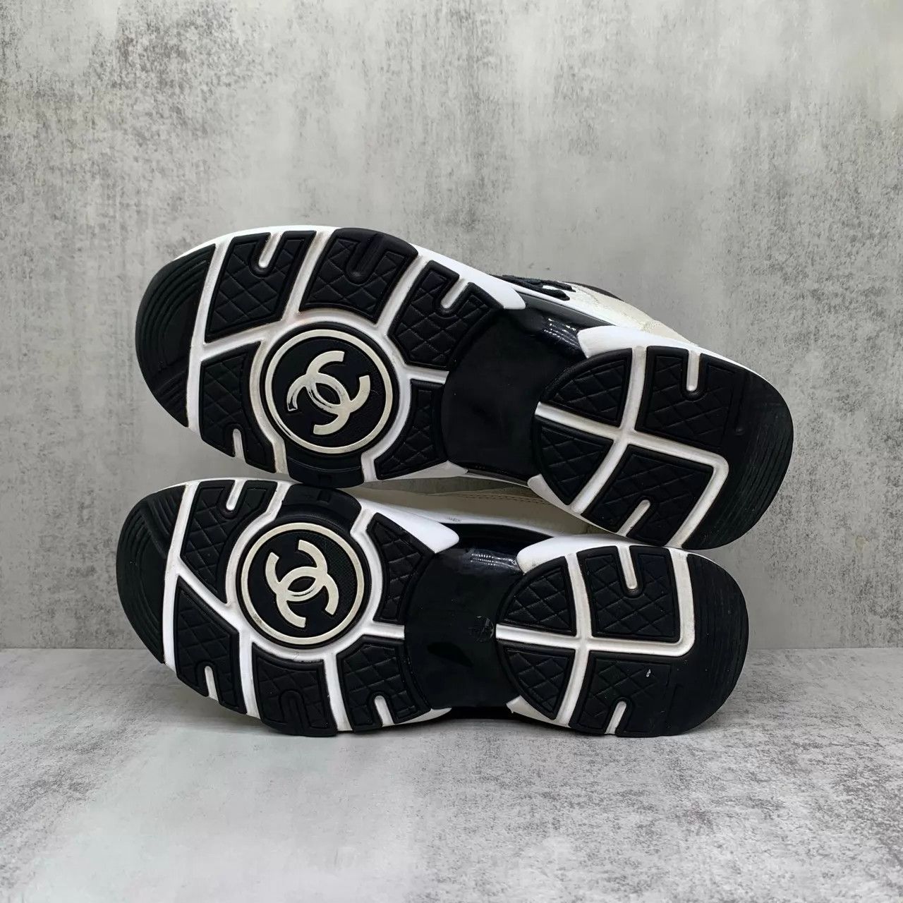 Chanel Chanel CC Sneakers 37 95 New Size US 6.5 / IT 36.5 - 7 Thumbnail