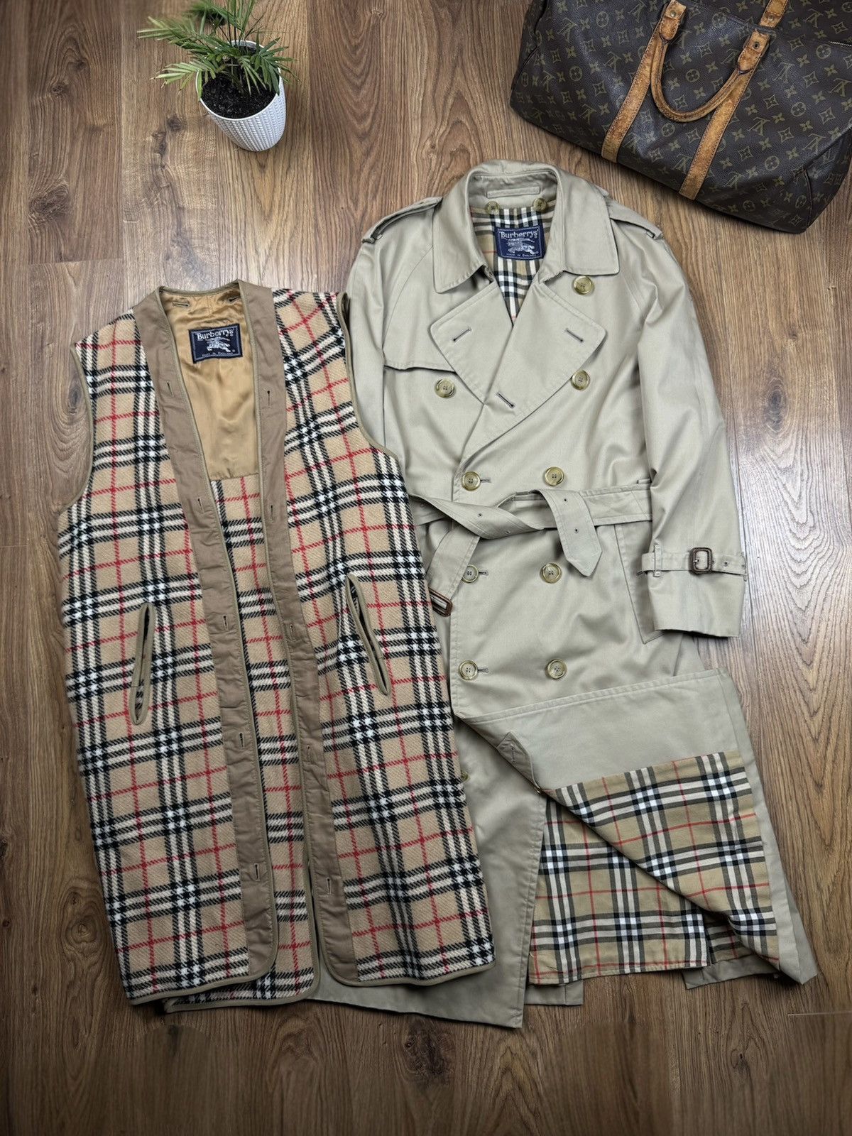 Burberry Vintage trench coat Burberry original luxury streetwear item Size L / US 10 / IT 46 - 1 Thumbnail