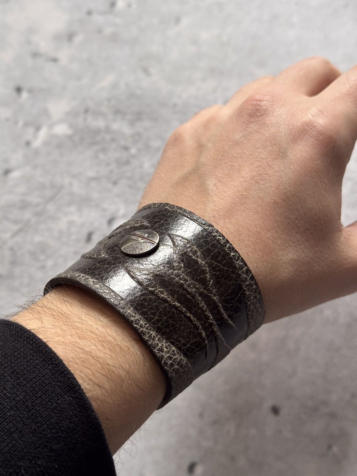 Leather × Vintage ⚠️🔥Vintage custom leather bracelet moto style classic flame Size ONE SIZE - 2 Thumbnail