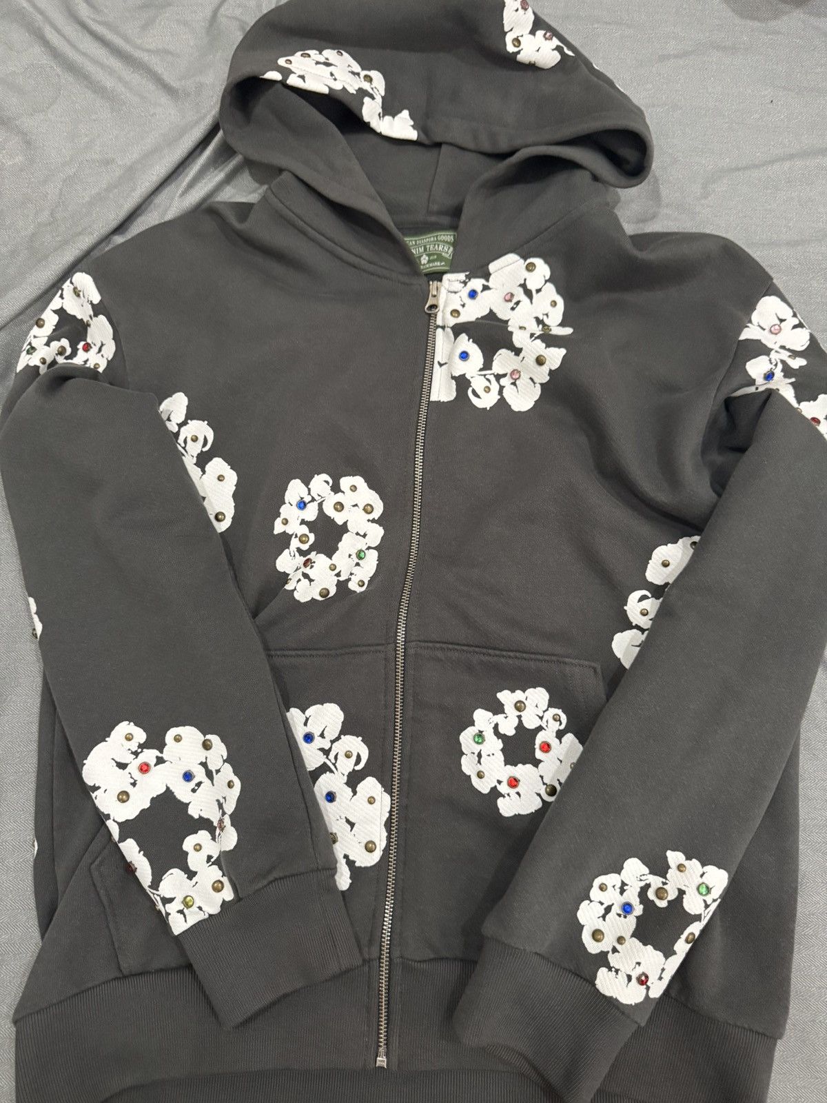 唯一無二の個性を纏う【DENIM TEARS】Spring Gardens Zip Hoodie Spring Gardens Zip Hoodie Black