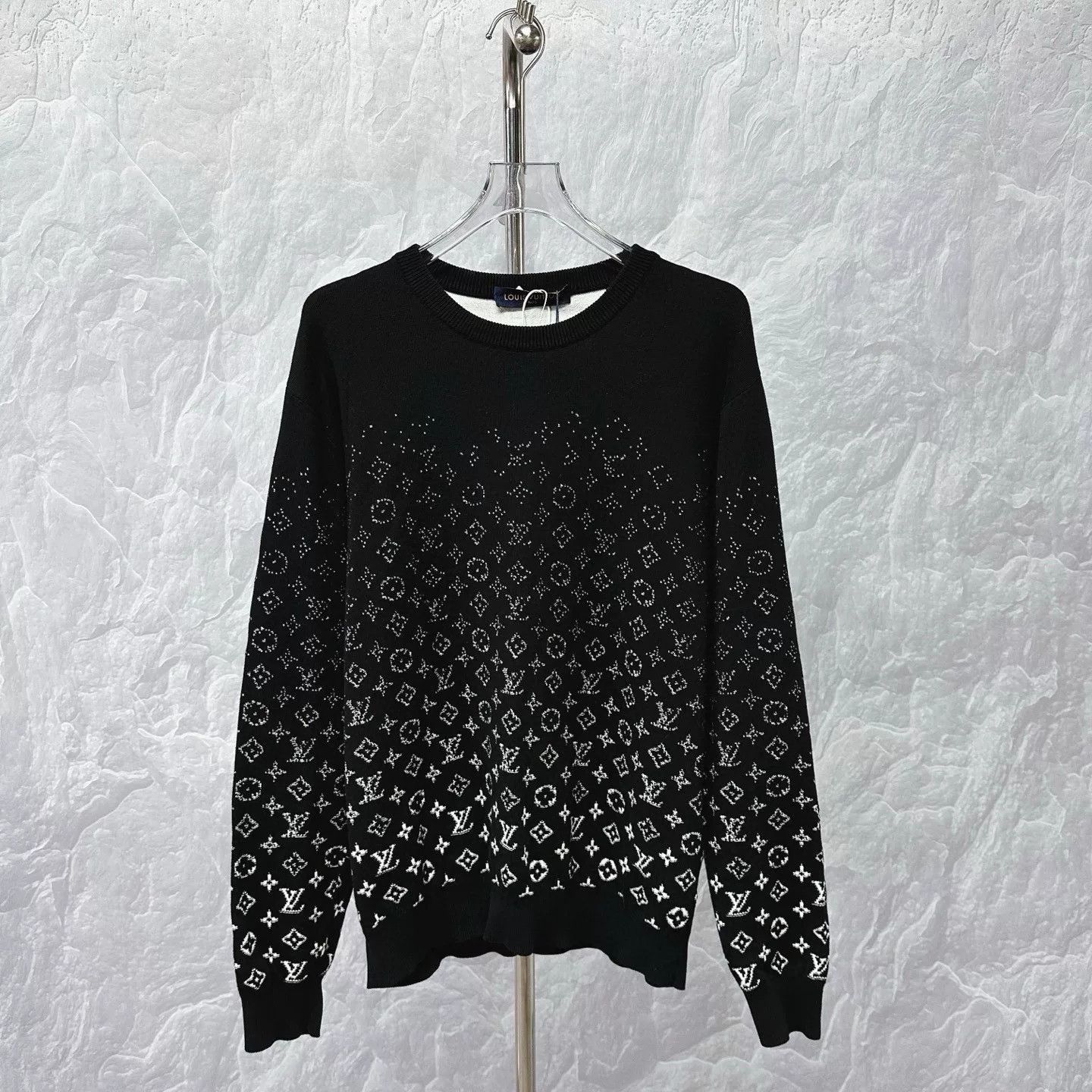 Louis Vuitton louis vuitton gradient knit sweater xs Size XS / US 0-2 / IT 36-38 - 1 Thumbnail