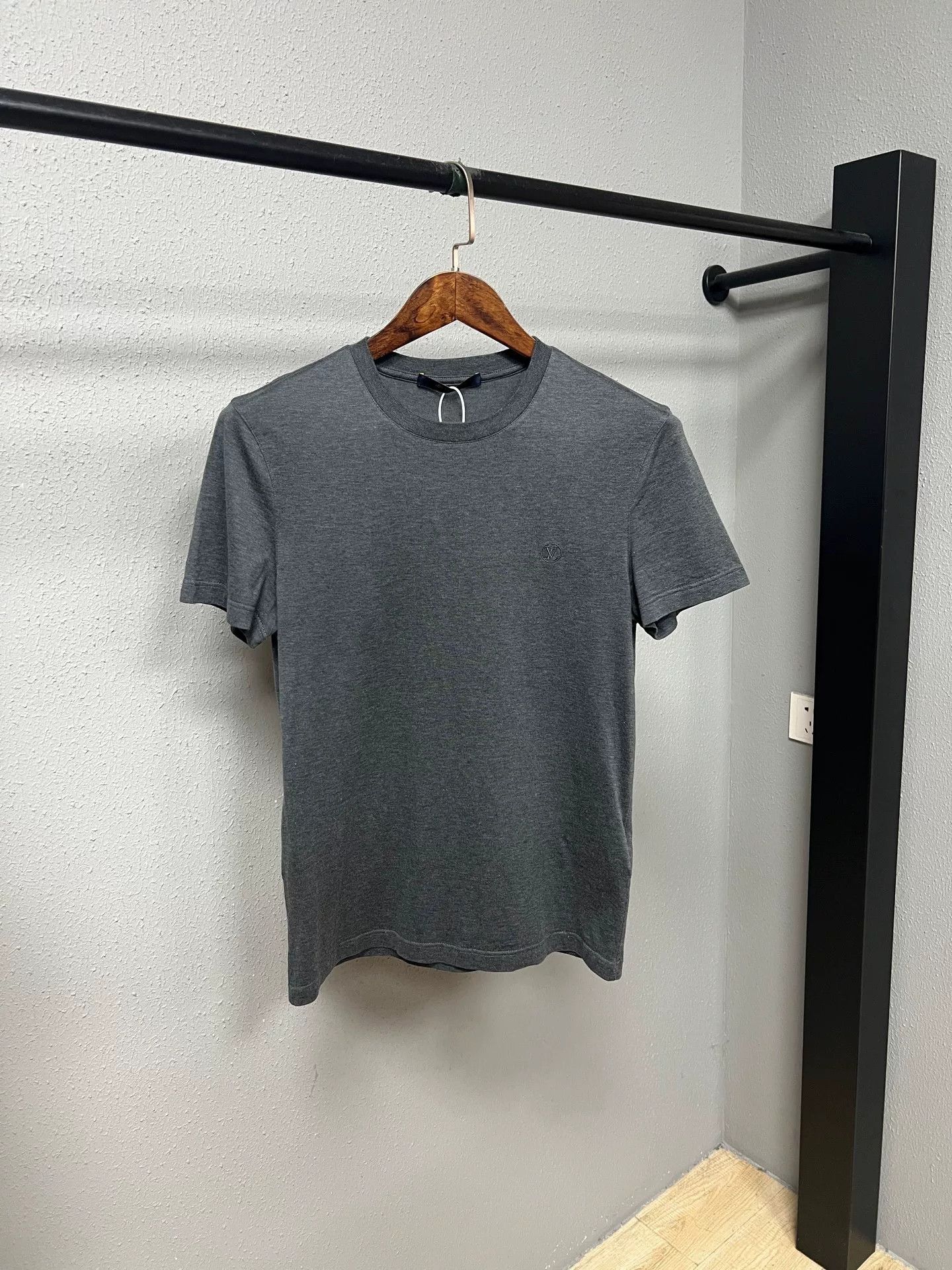 Louis Vuitton LV Gray Logo Short-Sleeve Top Size XS / US 0-2 / IT 36-38 - 1 Thumbnail