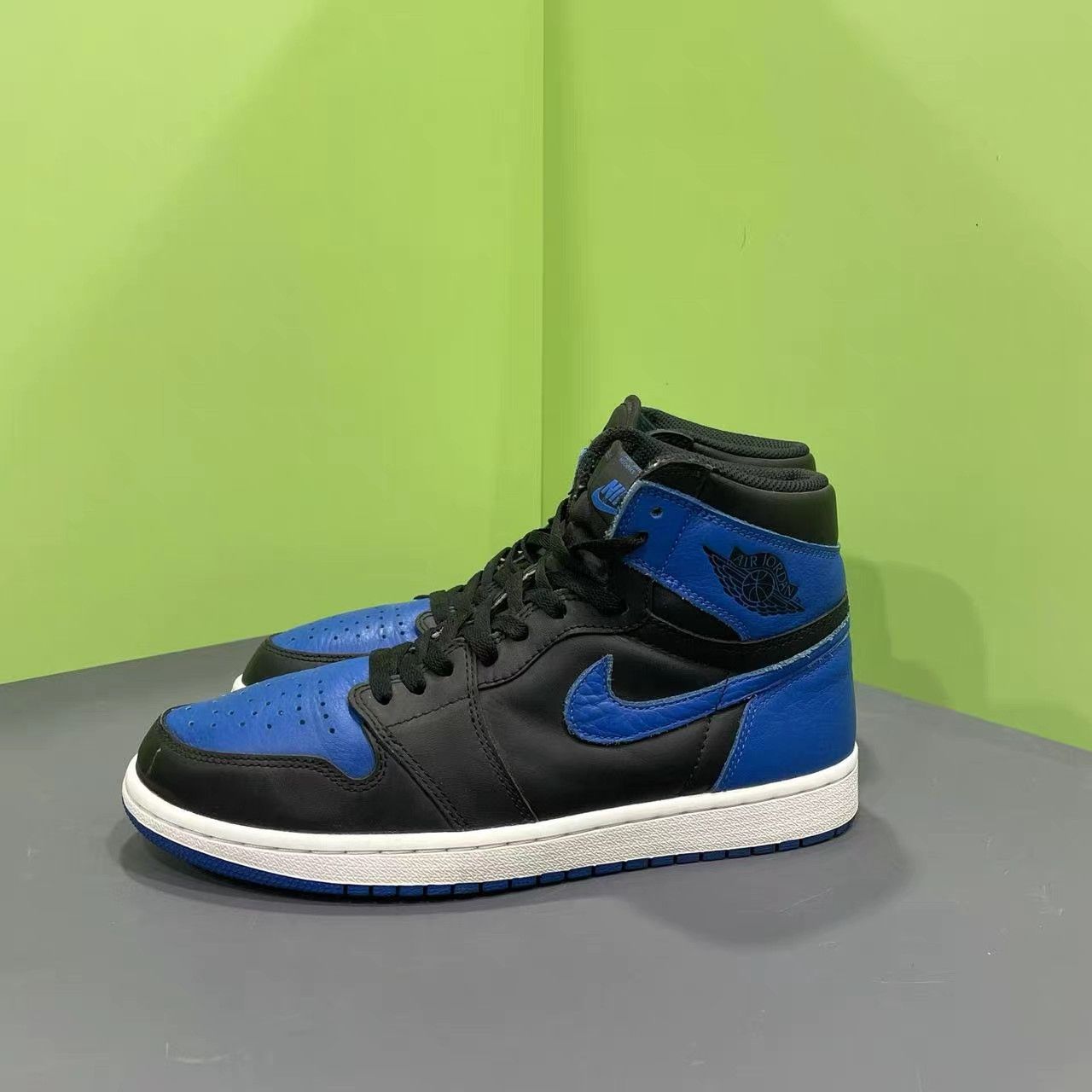 Jordan Brand Air Jordan 1 Retro High OG "Royal" K15 Size US 10 / EU 43 - 2 Thumbnail