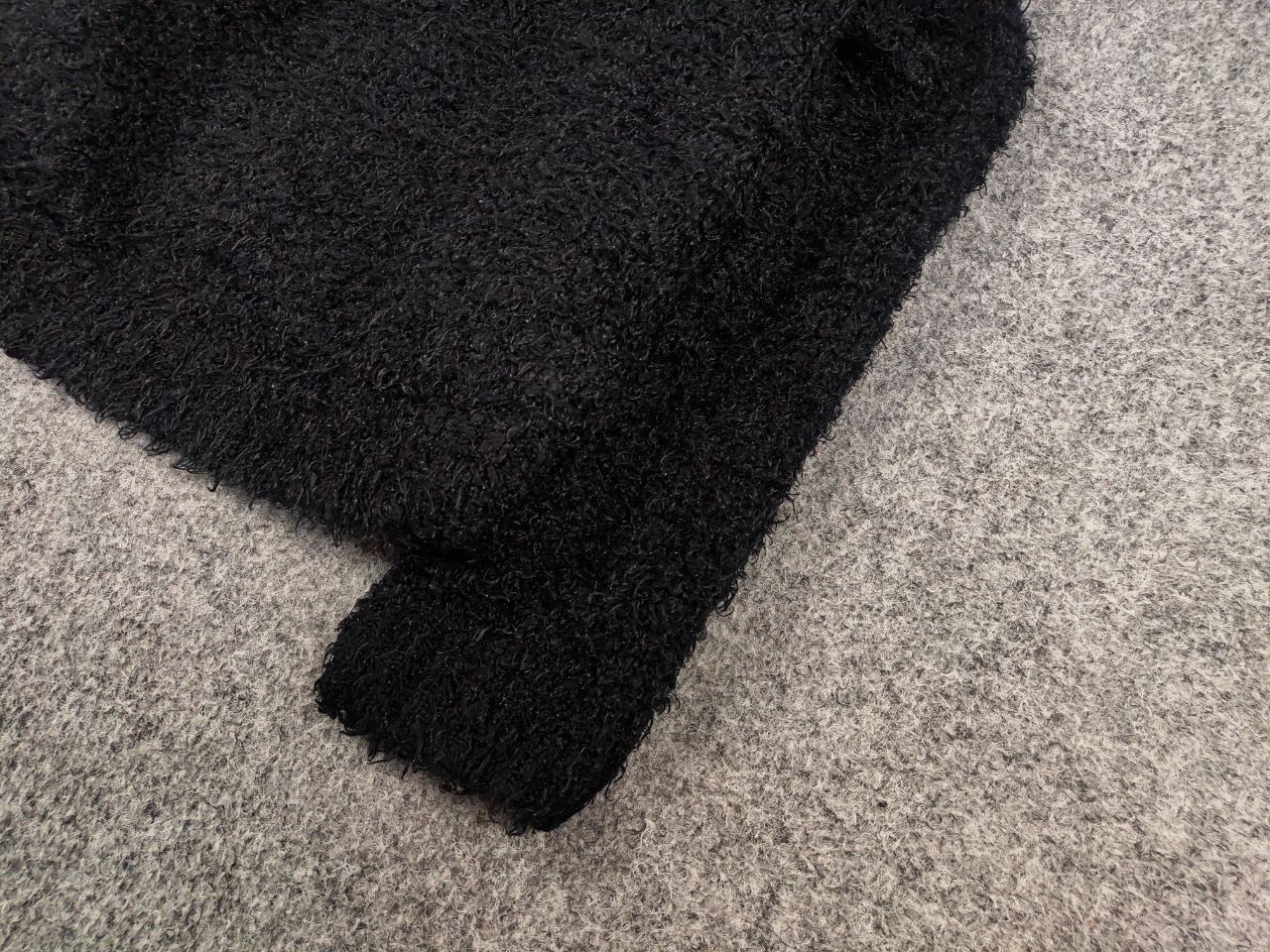 Japanese Brand Vintage 90's Japanese Black Mohair Style Fuzzy Sweater Size US S / EU 44-46 / 1 - 5 Thumbnail